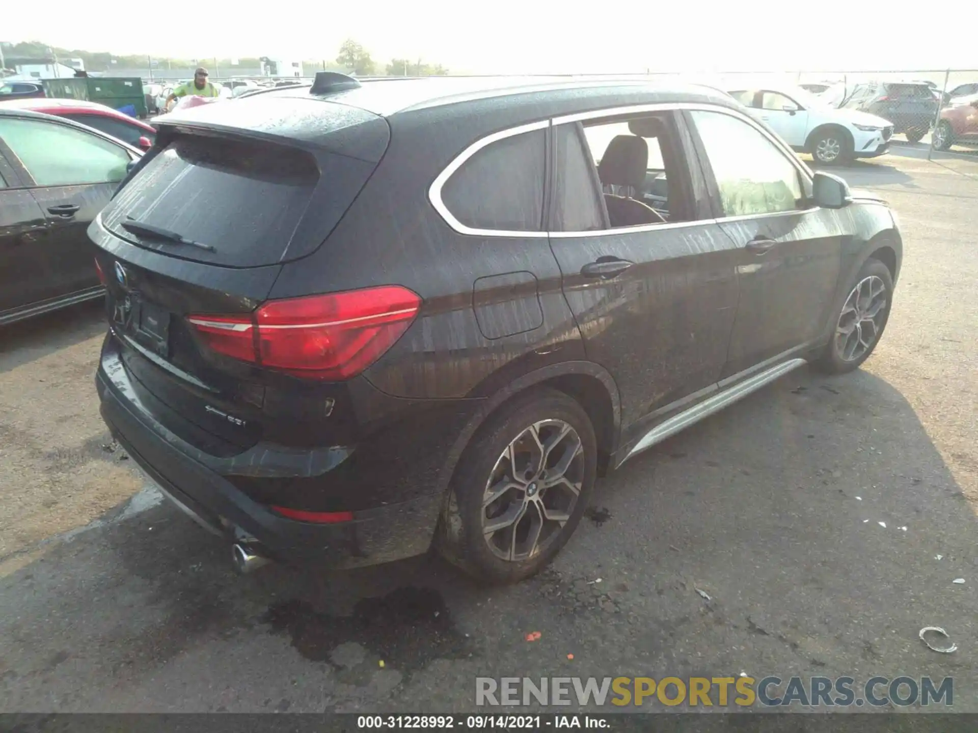 4 Фотография поврежденного автомобиля WBXJG9C01L5P83887 BMW X1 2020