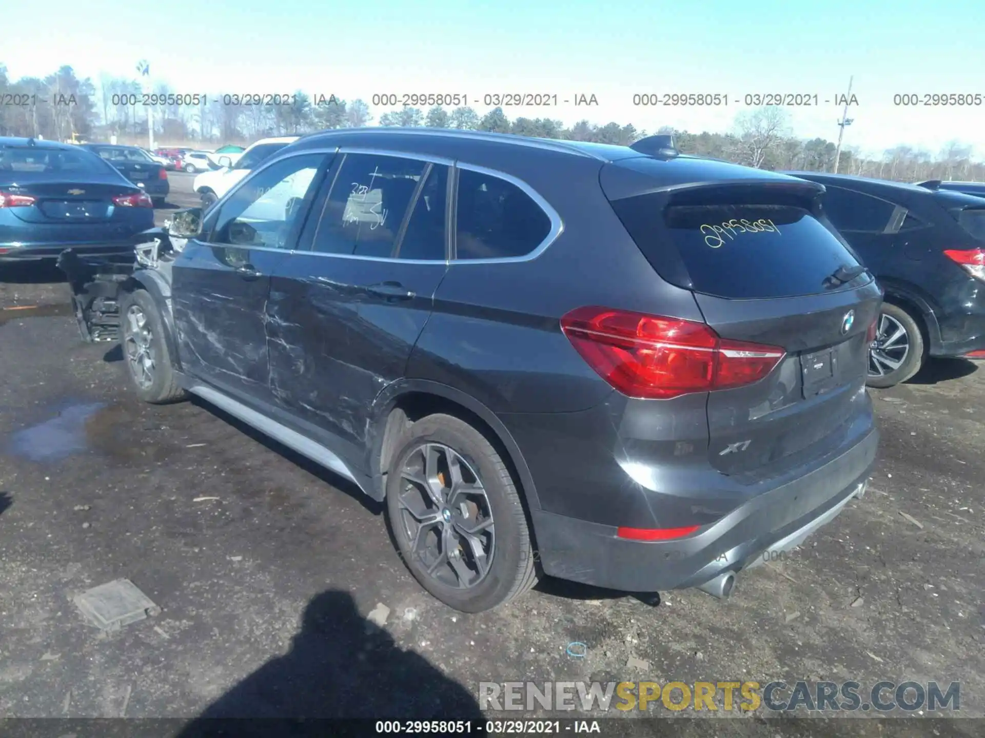 3 Фотография поврежденного автомобиля WBXJG9C01L5P88409 BMW X1 2020