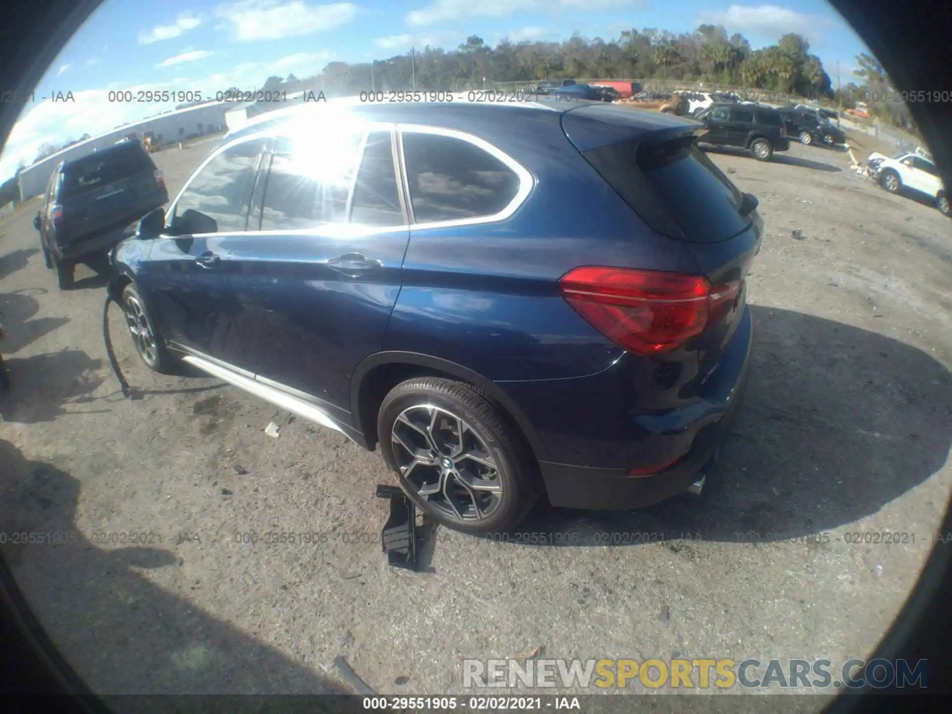 3 Фотография поврежденного автомобиля WBXJG9C01L5P93724 BMW X1 2020