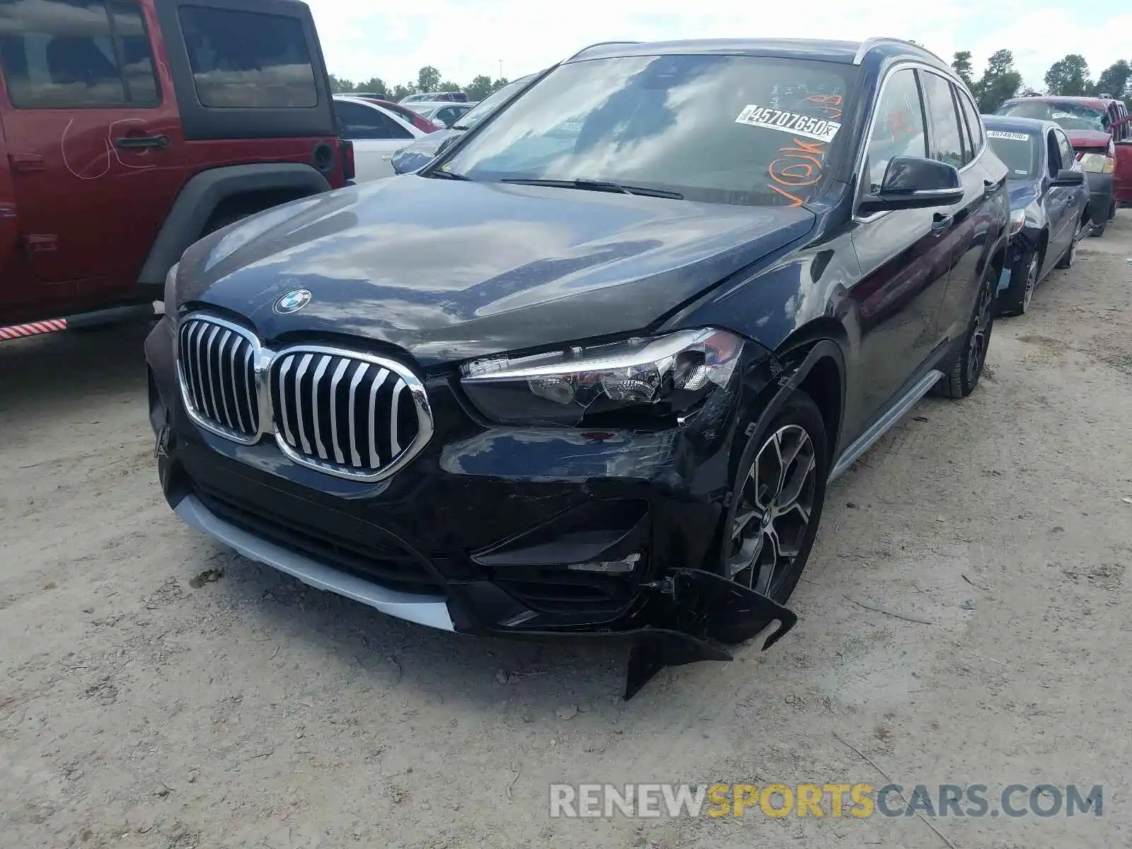 2 Фотография поврежденного автомобиля WBXJG9C01L5P95666 BMW X1 2020