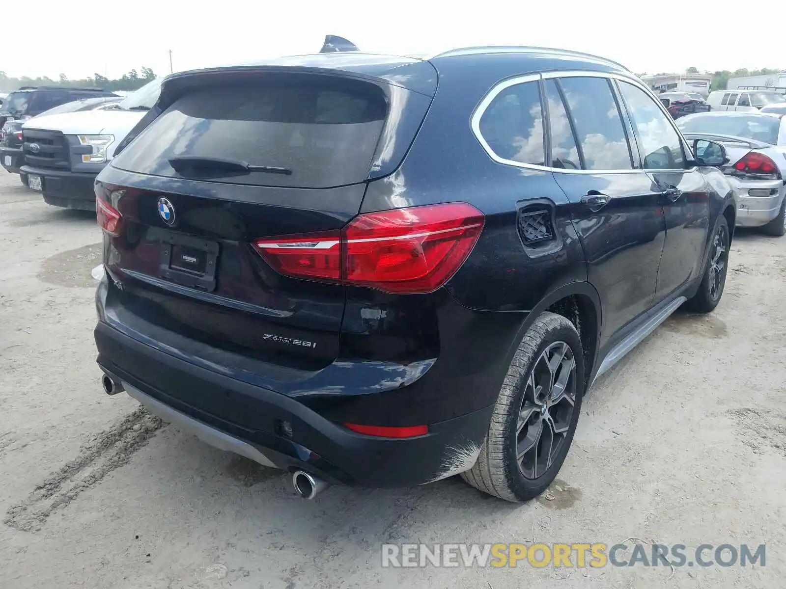 4 Фотография поврежденного автомобиля WBXJG9C01L5P95666 BMW X1 2020