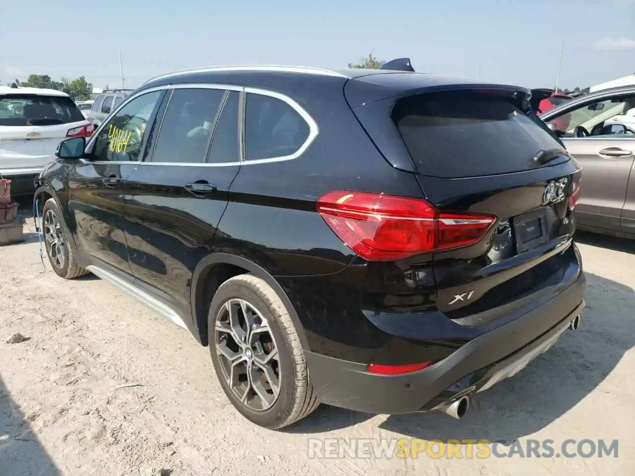 3 Фотография поврежденного автомобиля WBXJG9C01L5R02988 BMW X1 2020