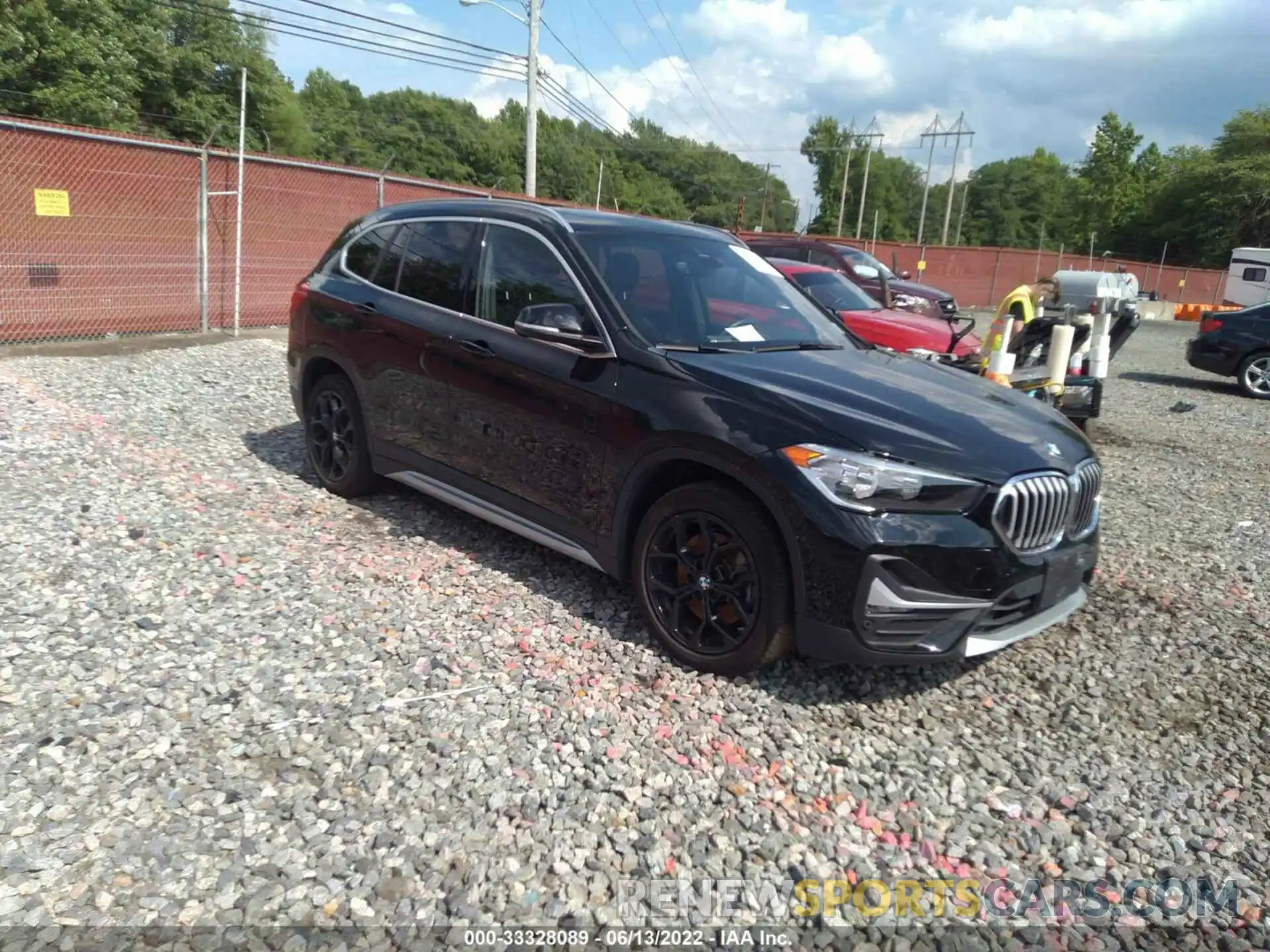 1 Фотография поврежденного автомобиля WBXJG9C01L5R58915 BMW X1 2020