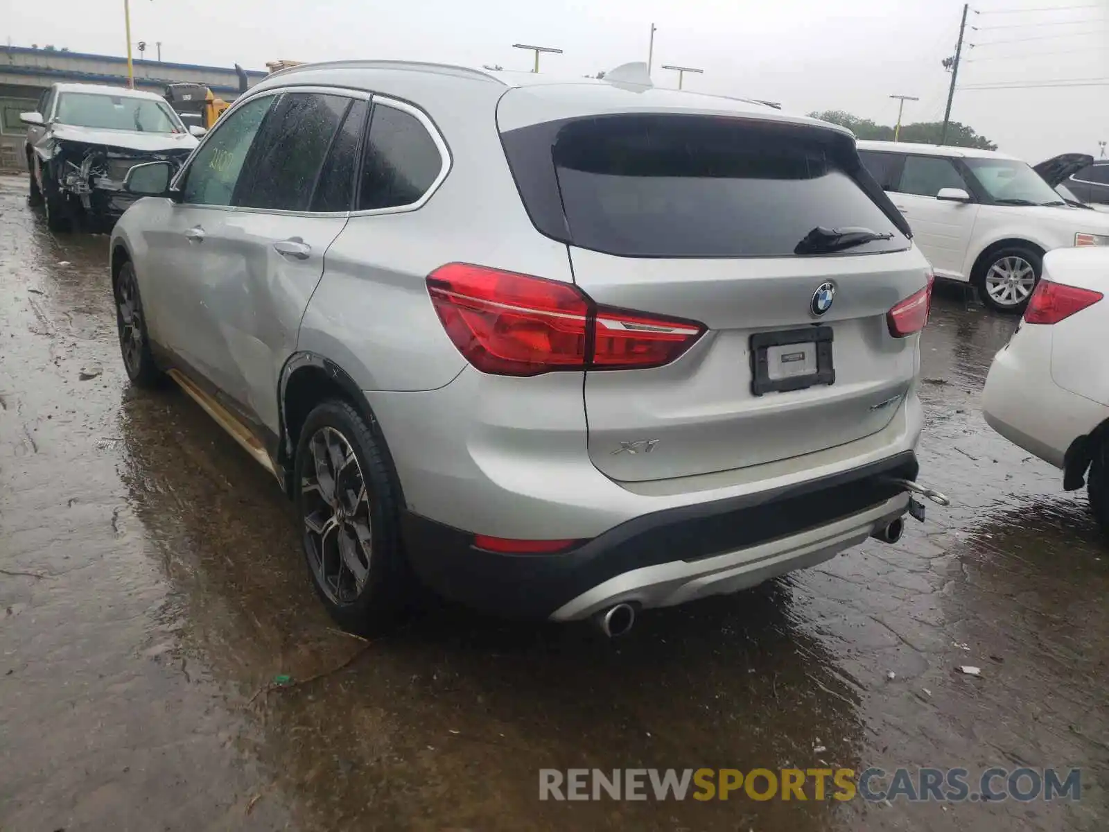 3 Photograph of a damaged car WBXJG9C02L3L83753 BMW X1 2020