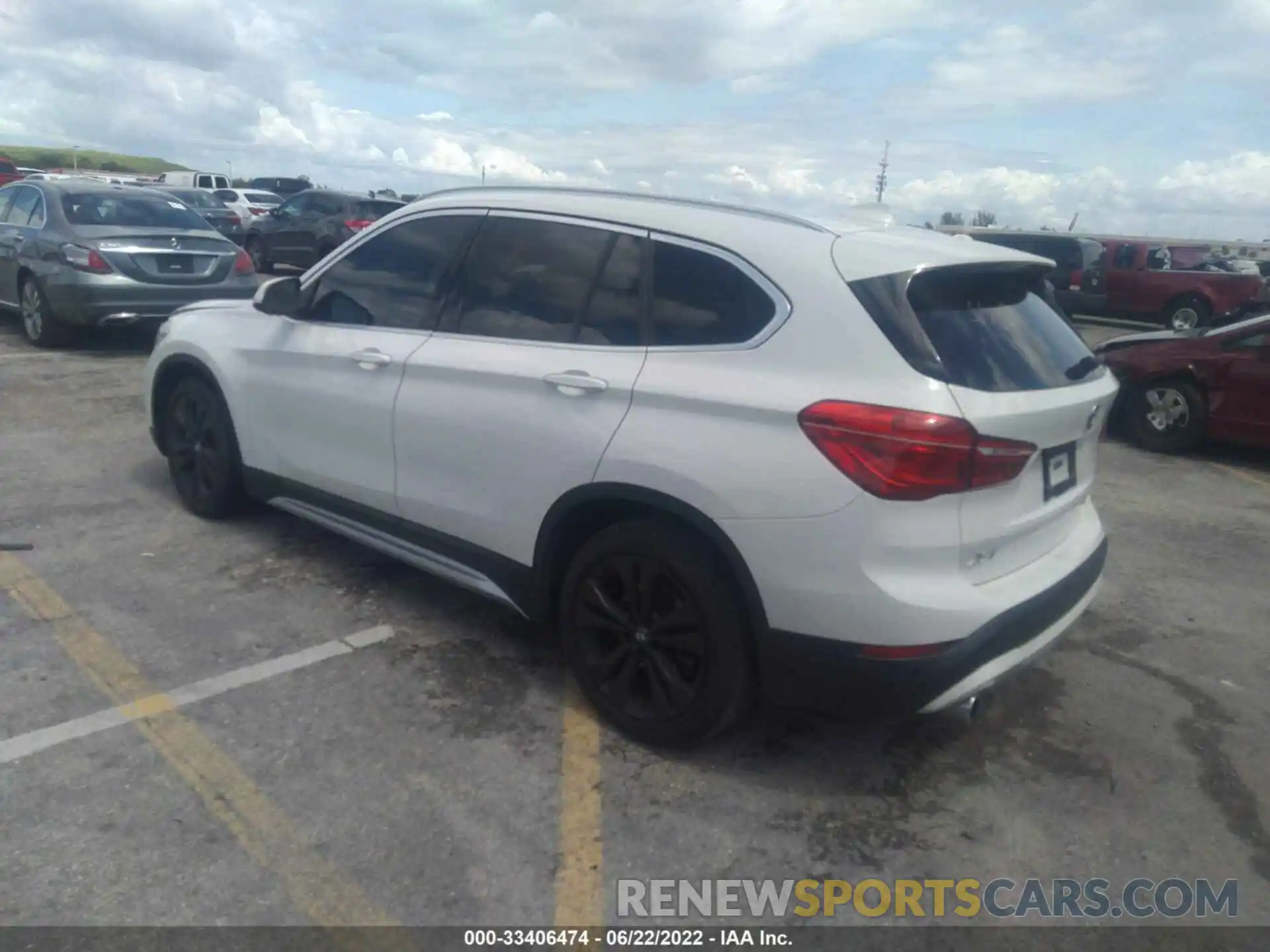 3 Photograph of a damaged car WBXJG9C02L5P62885 BMW X1 2020