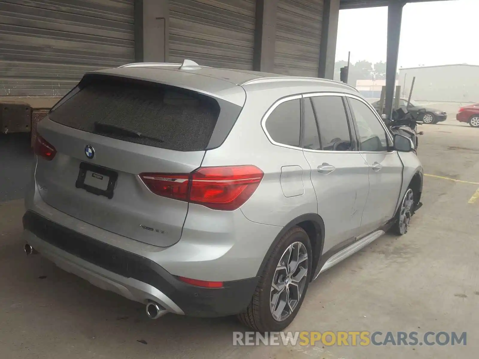 4 Фотография поврежденного автомобиля WBXJG9C02L5R01977 BMW X1 2020