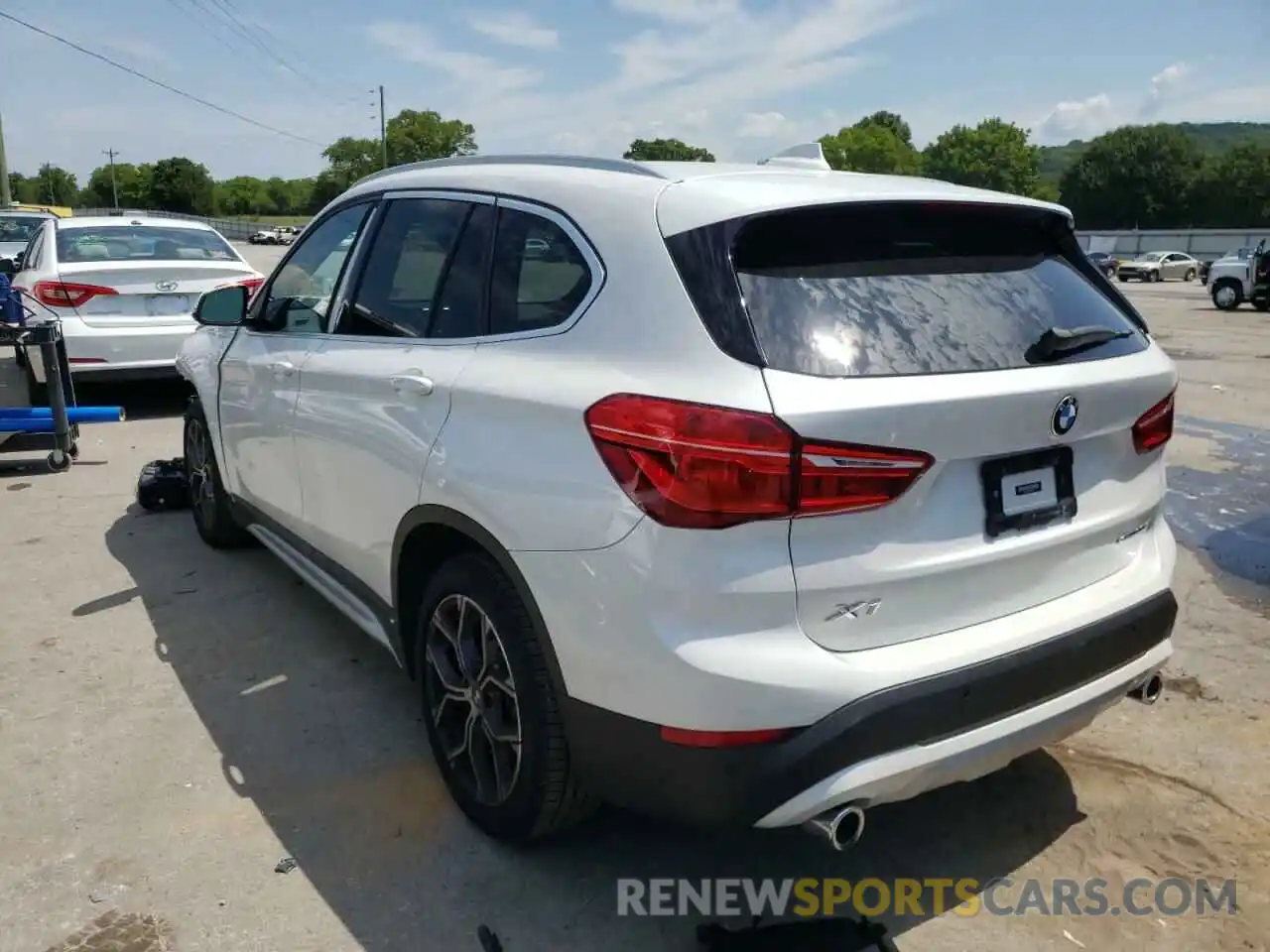 3 Photograph of a damaged car WBXJG9C02L5R23347 BMW X1 2020