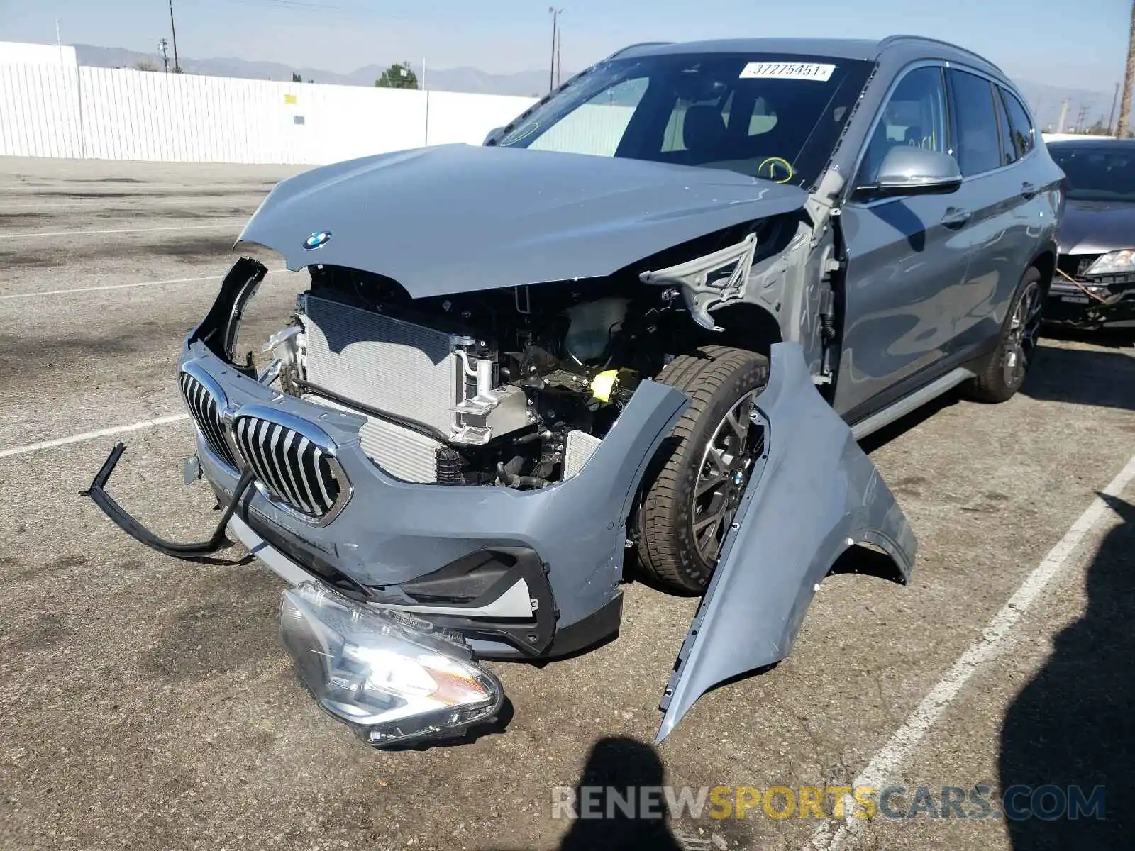 2 Фотография поврежденного автомобиля WBXJG9C02L5R38351 BMW X1 2020
