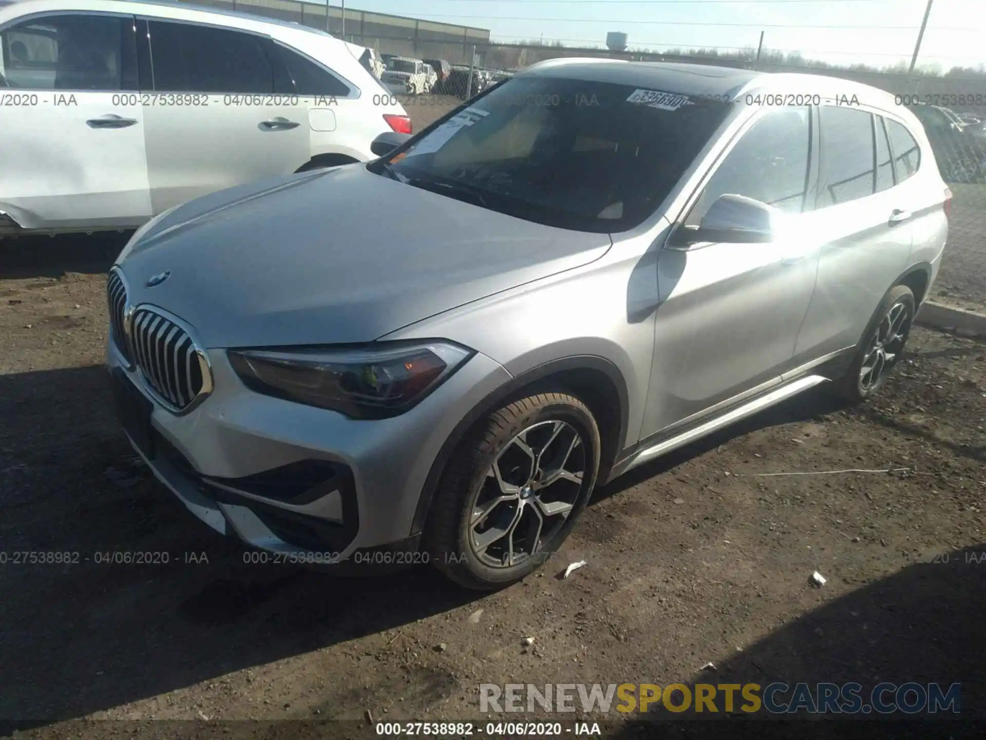 2 Фотография поврежденного автомобиля WBXJG9C03L5N90575 BMW X1 2020