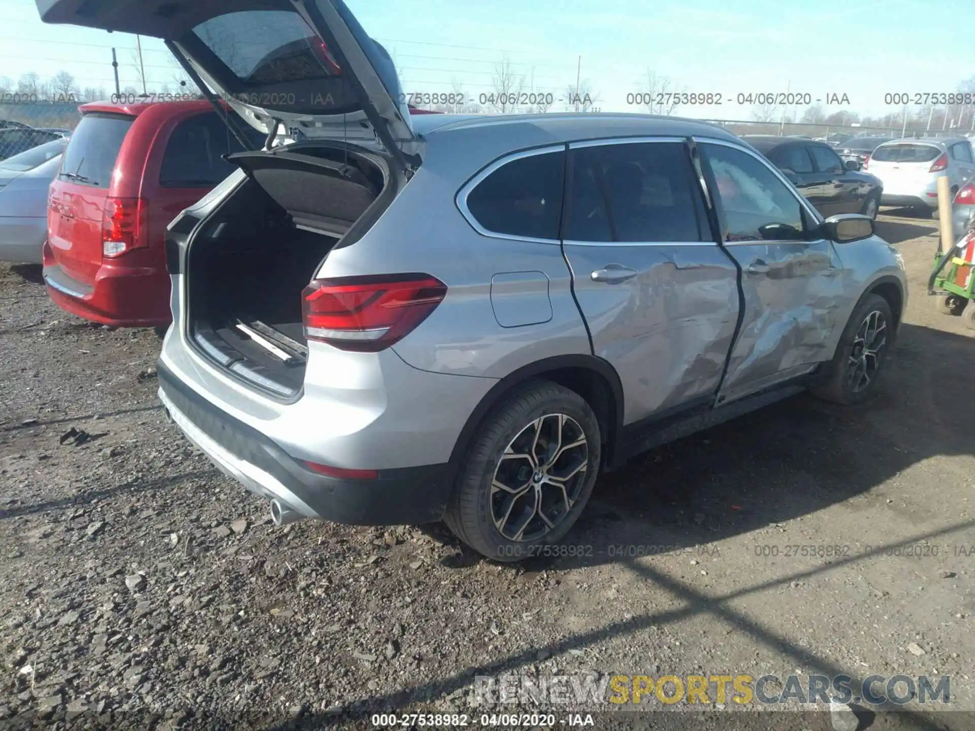 4 Фотография поврежденного автомобиля WBXJG9C03L5N90575 BMW X1 2020