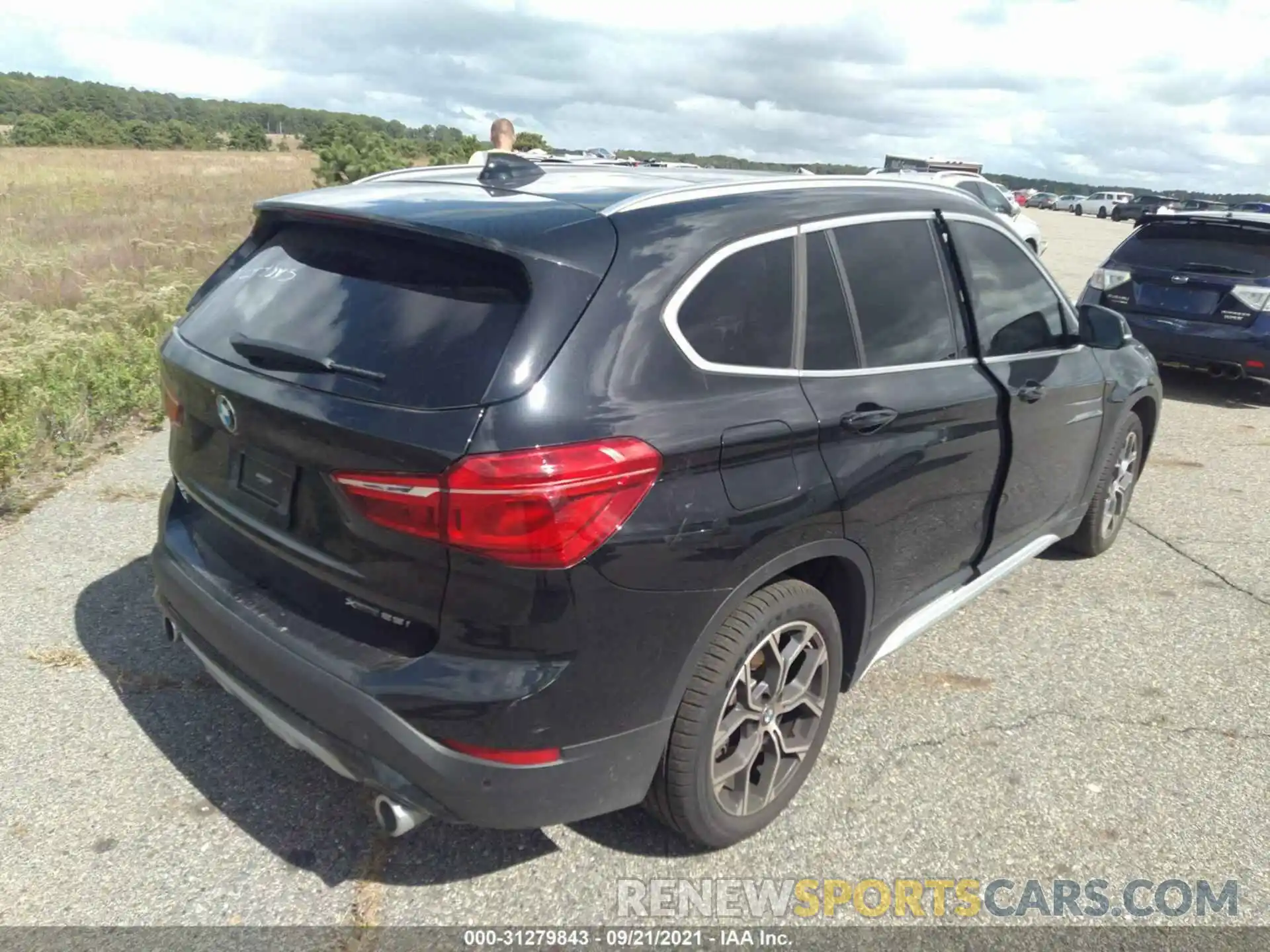 4 Фотография поврежденного автомобиля WBXJG9C03L5P76360 BMW X1 2020