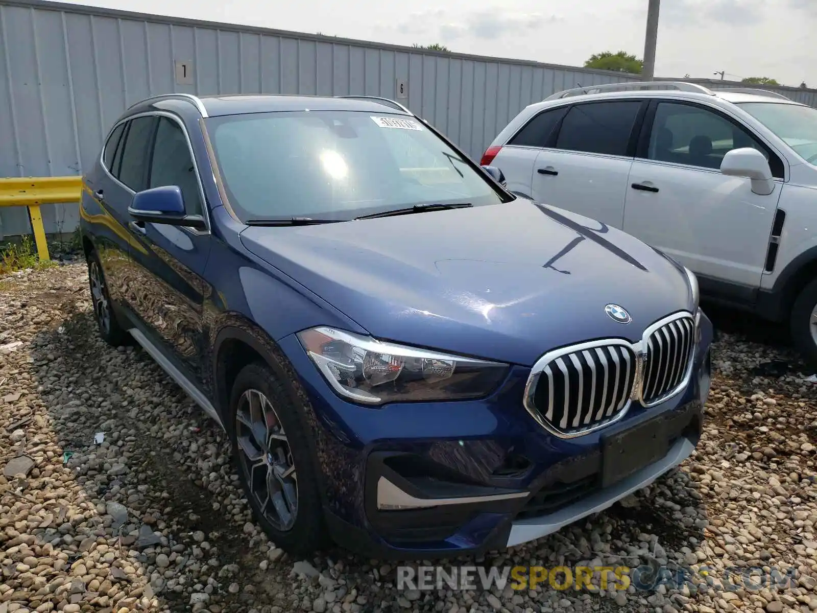 1 Фотография поврежденного автомобиля WBXJG9C04L3L85682 BMW X1 2020