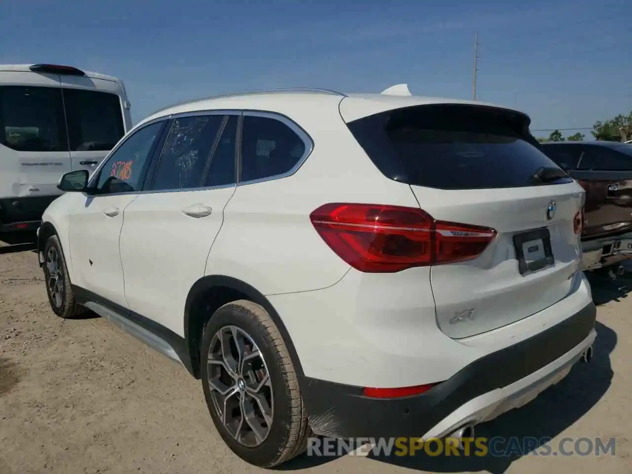 3 Фотография поврежденного автомобиля WBXJG9C04L5P95922 BMW X1 2020