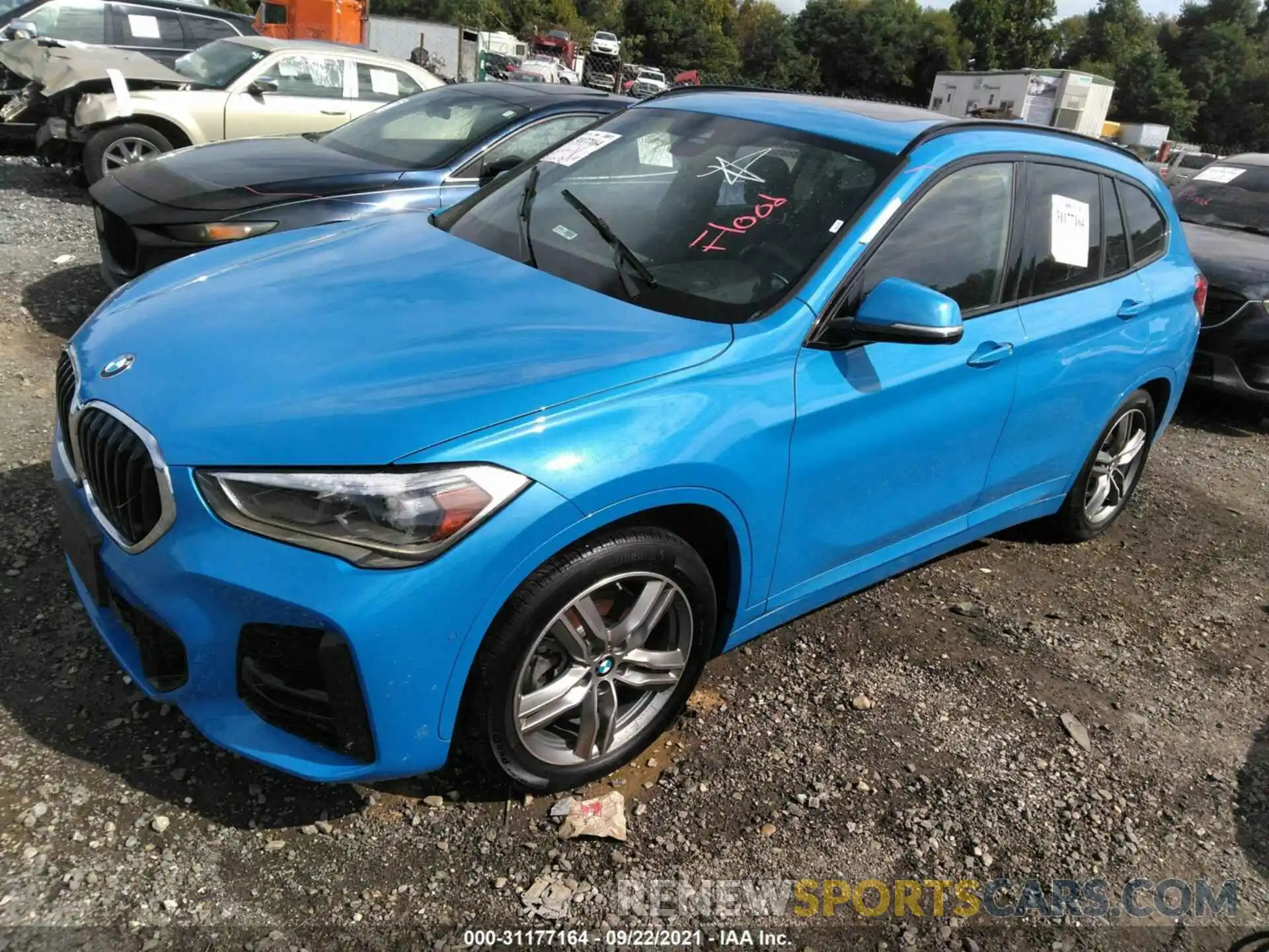 2 Фотография поврежденного автомобиля WBXJG9C05L5R28641 BMW X1 2020