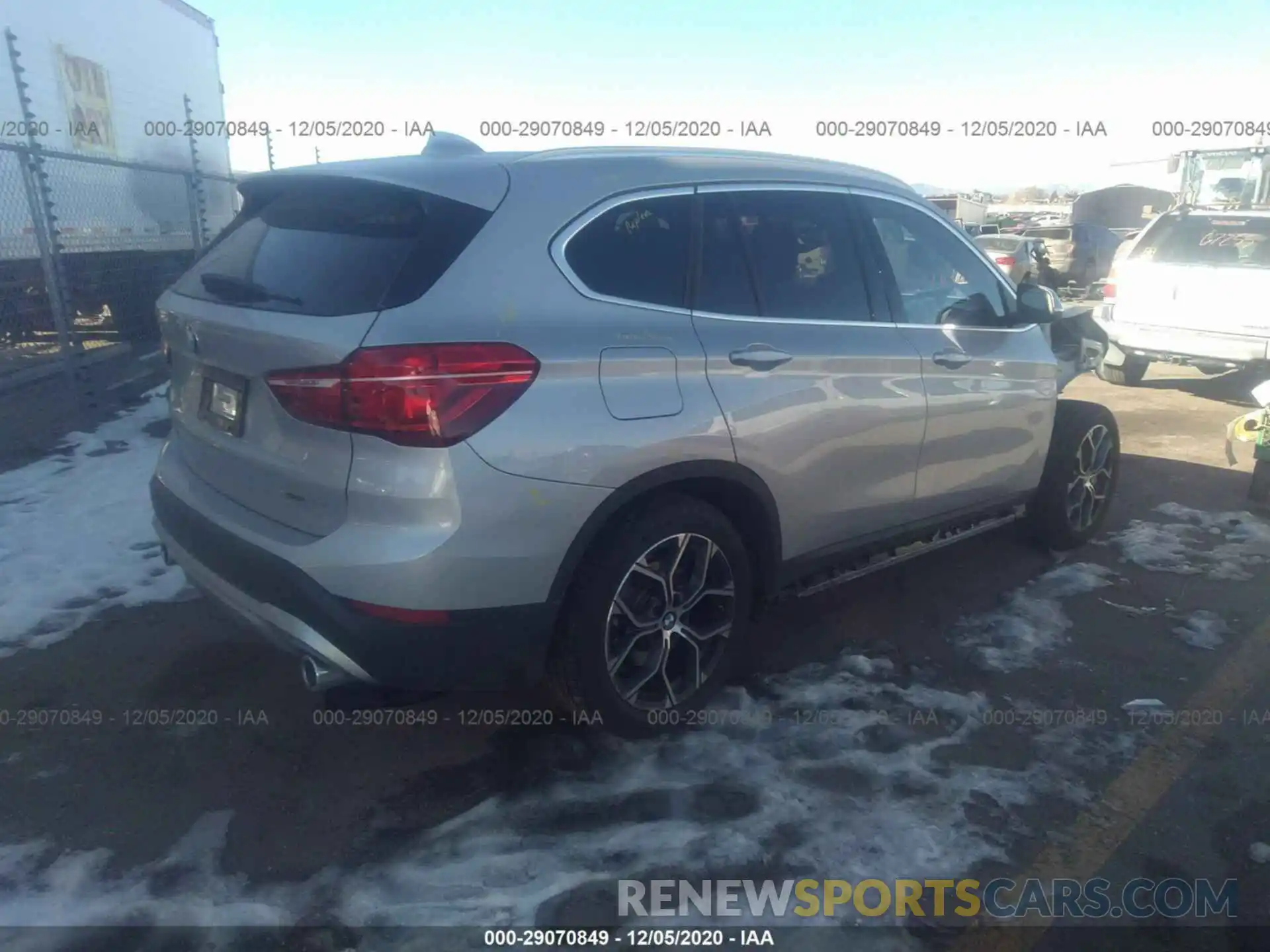 4 Фотография поврежденного автомобиля WBXJG9C07L5P36962 BMW X1 2020