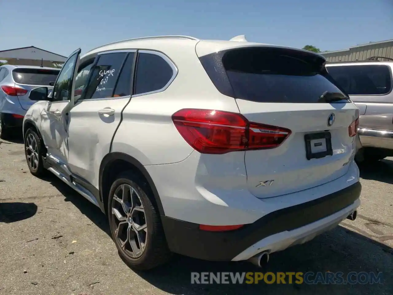 3 Photograph of a damaged car WBXJG9C07L5P74532 BMW X1 2020