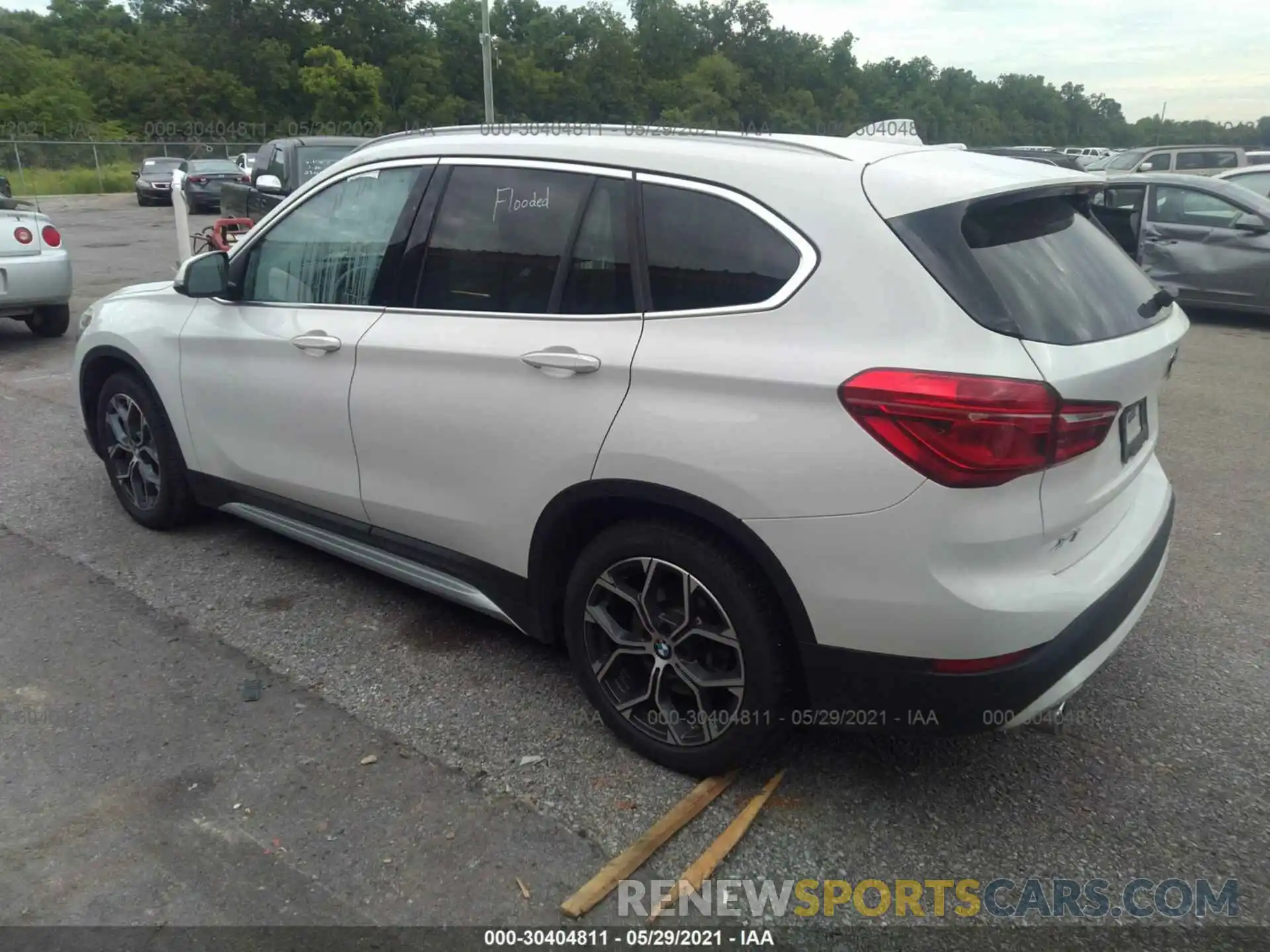 3 Photograph of a damaged car WBXJG9C08L5P96801 BMW X1 2020