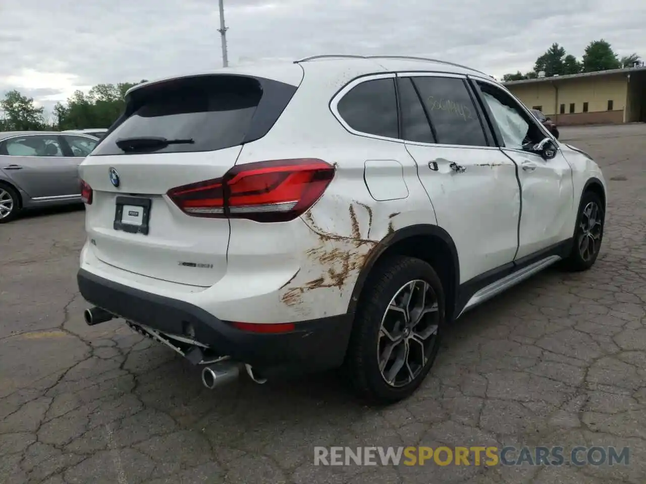 4 Photograph of a damaged car WBXJG9C08L5R72763 BMW X1 2020