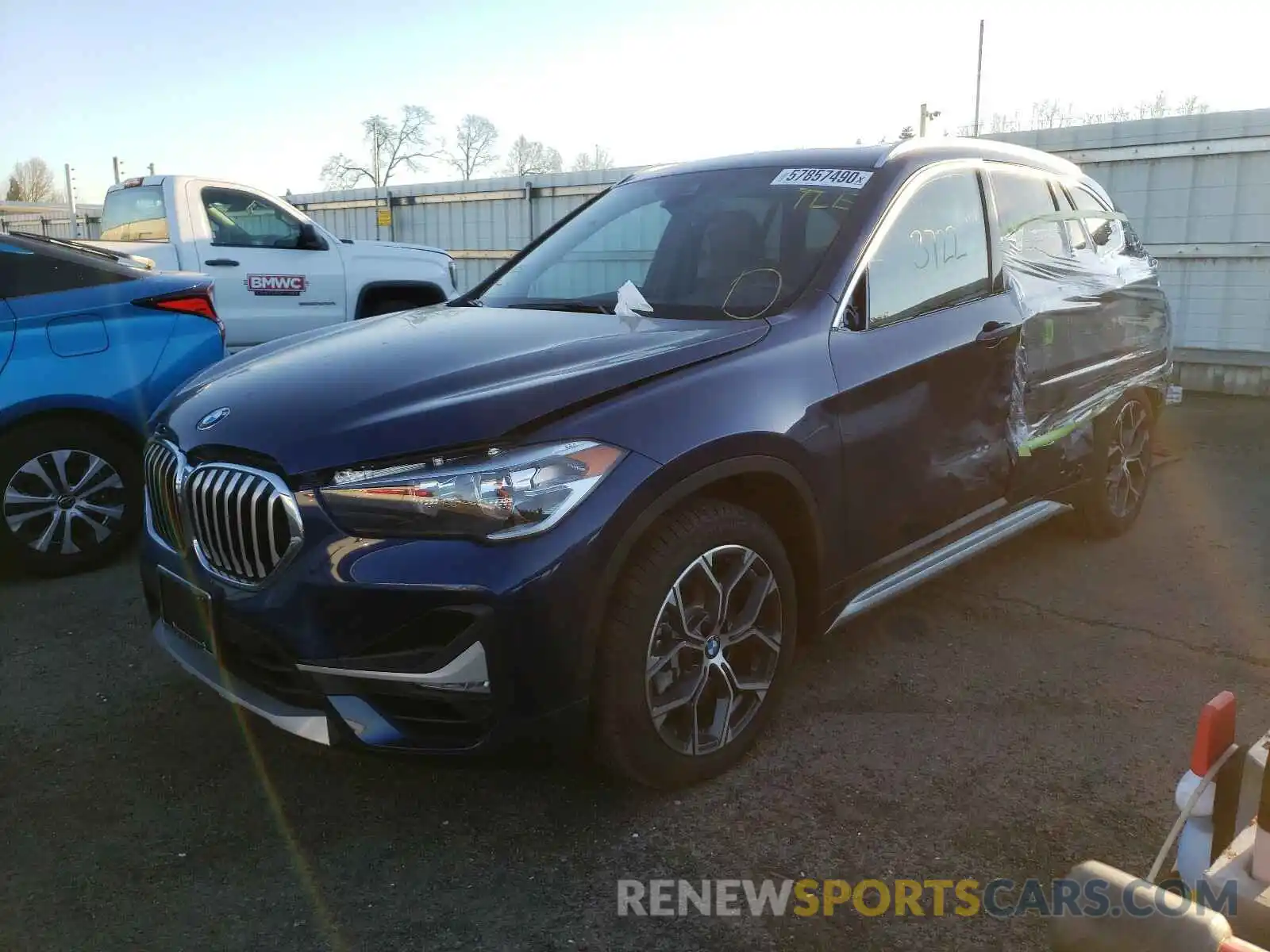 2 Фотография поврежденного автомобиля WBXJG9C0XL5R49842 BMW X1 2020