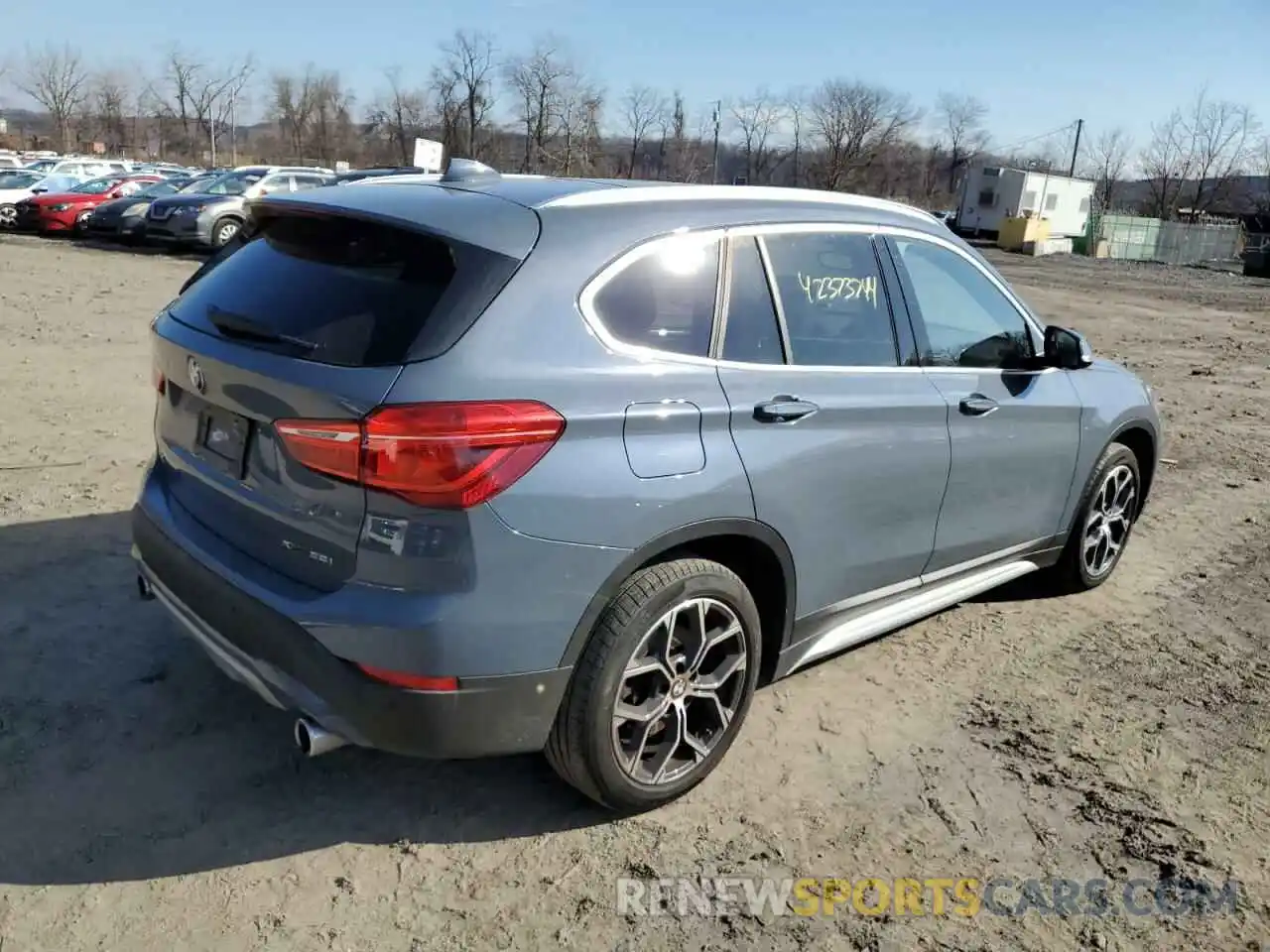 3 Photograph of a damaged car WBX1G9C02M5T67445 BMW X1 2021