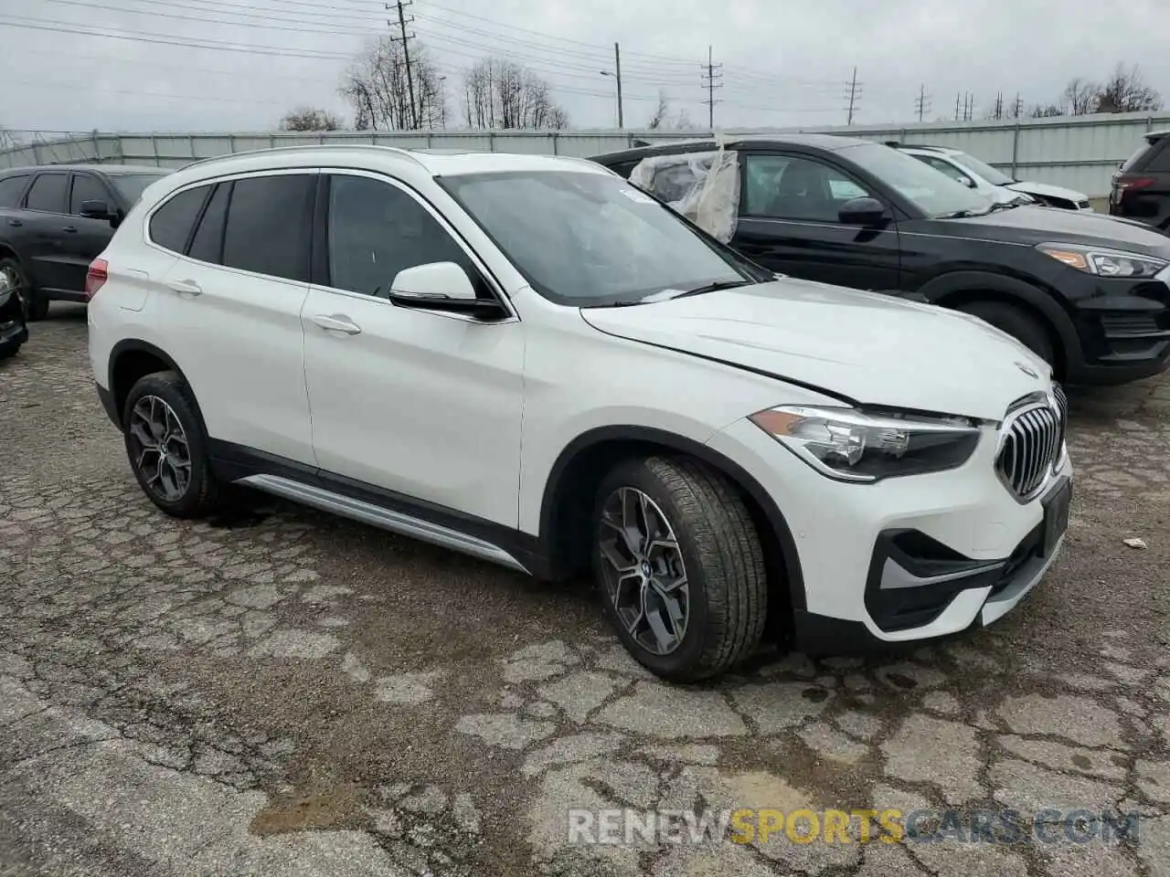 4 Фотография поврежденного автомобиля WBXJG7C00M5S82088 BMW X1 2021