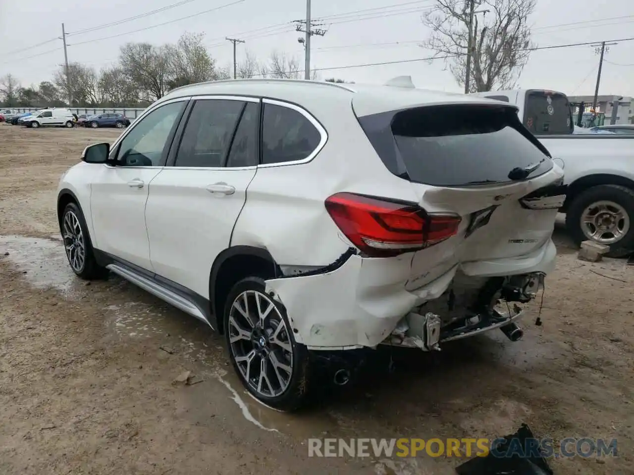 3 Фотография поврежденного автомобиля WBXJG7C00M5T77802 BMW X1 2021