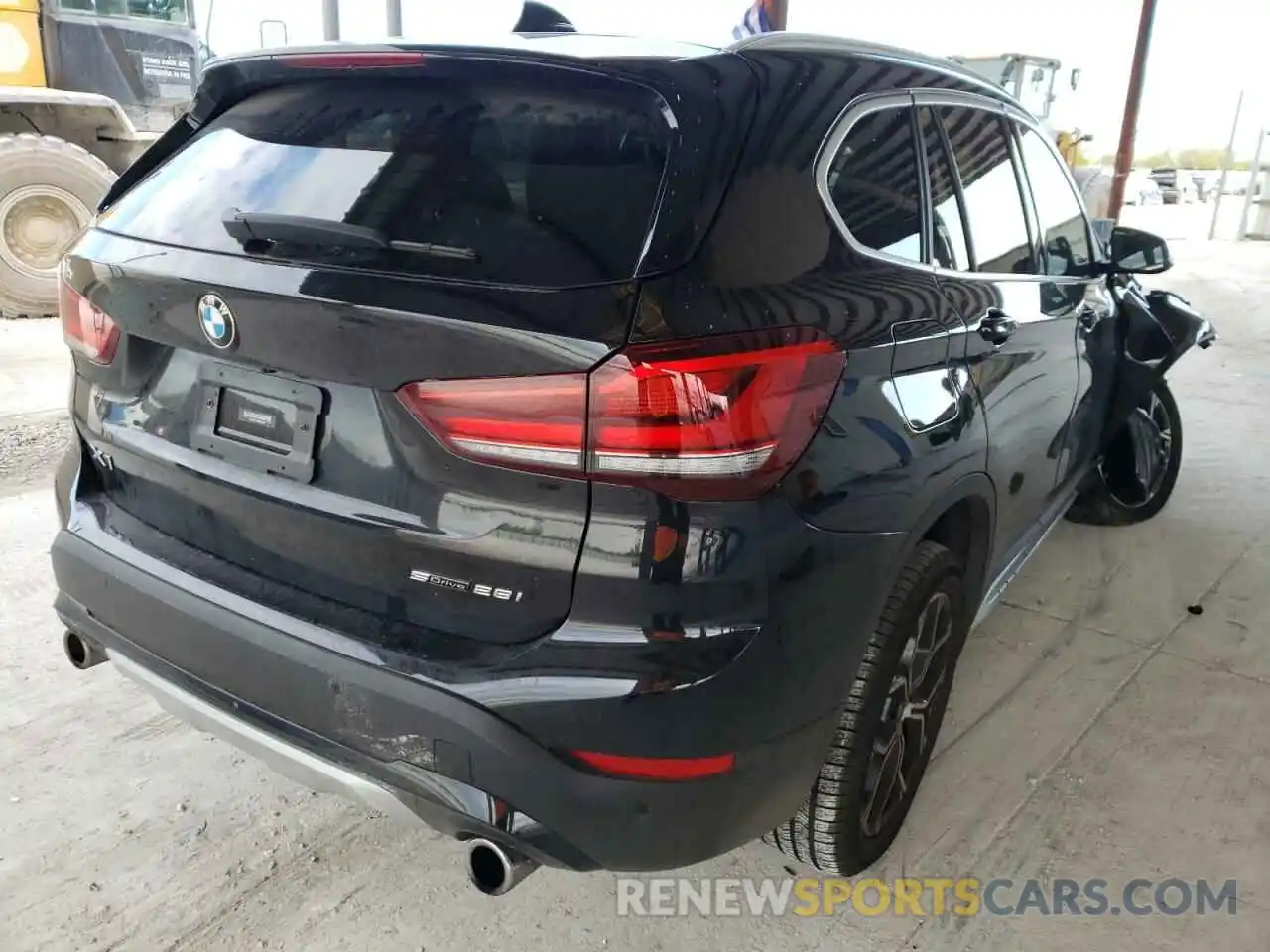 4 Фотография поврежденного автомобиля WBXJG7C01M5T65769 BMW X1 2021