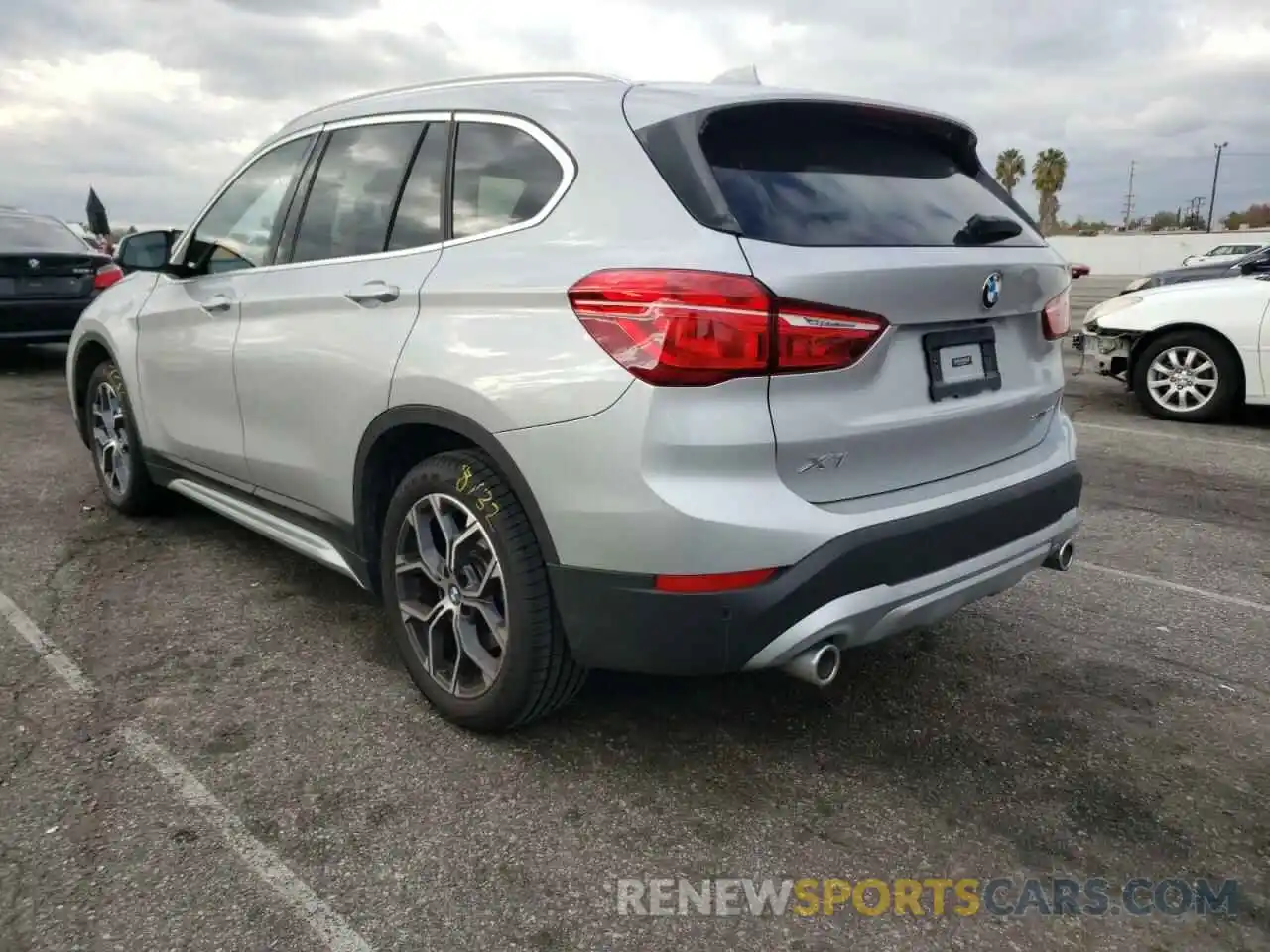 3 Photograph of a damaged car WBXJG7C01M5T99727 BMW X1 2021