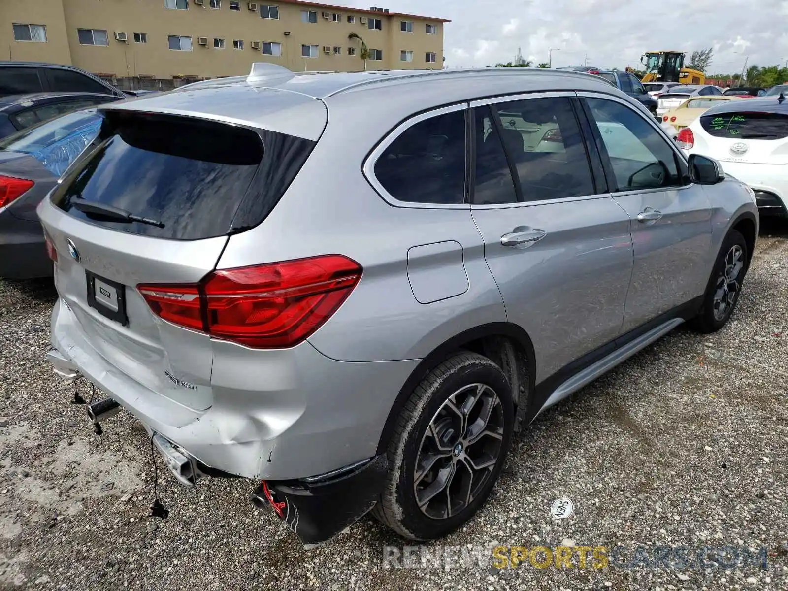 4 Фотография поврежденного автомобиля WBXJG7C02M5T96187 BMW X1 2021