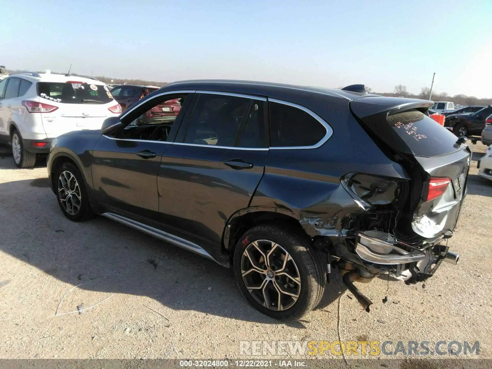 3 Photograph of a damaged car WBXJG7C03M5T91290 BMW X1 2021