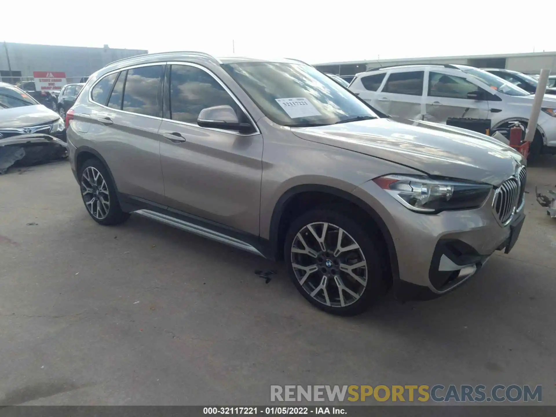 1 Фотография поврежденного автомобиля WBXJG7C04M5S35629 BMW X1 2021