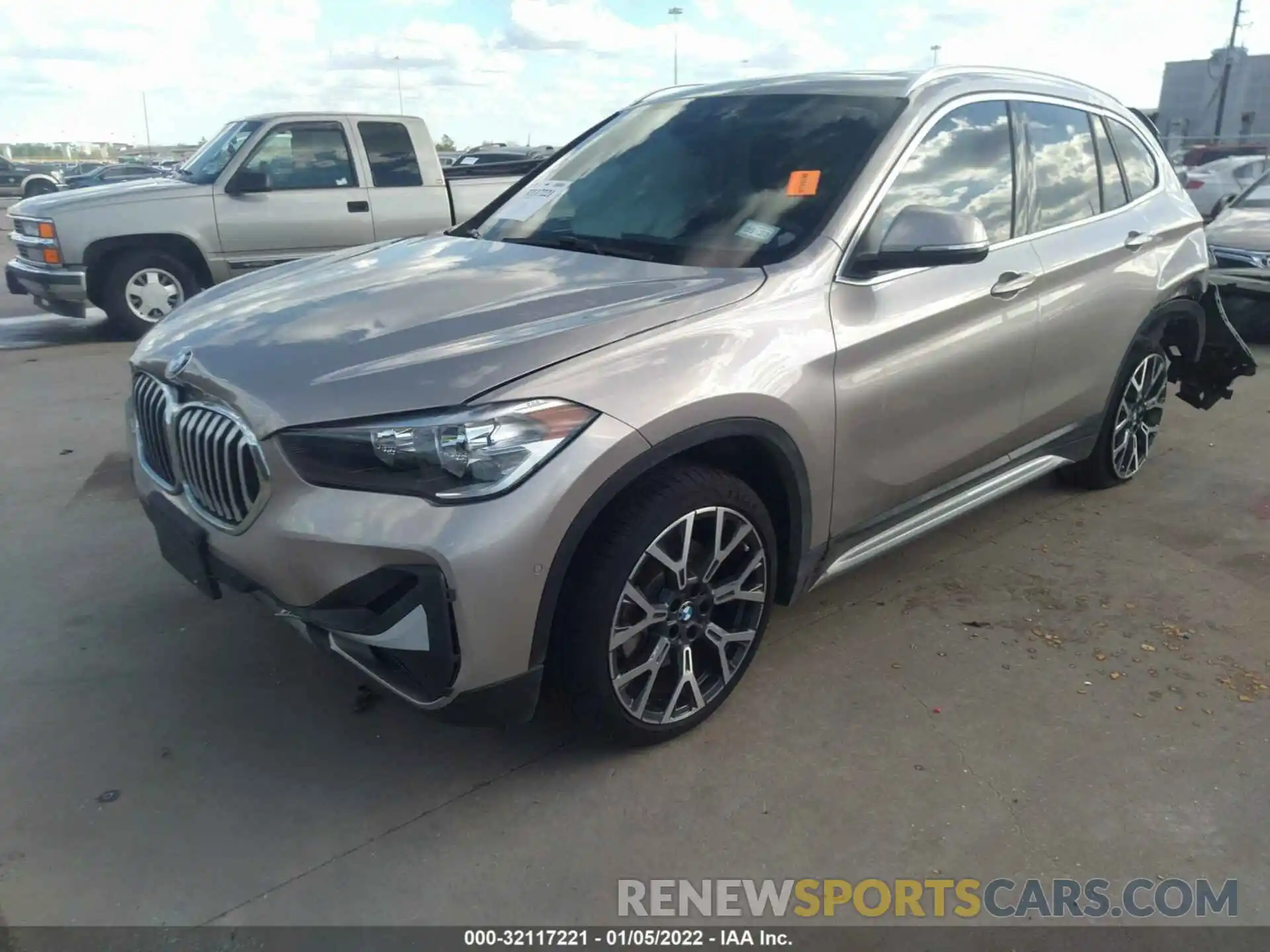 2 Фотография поврежденного автомобиля WBXJG7C04M5S35629 BMW X1 2021