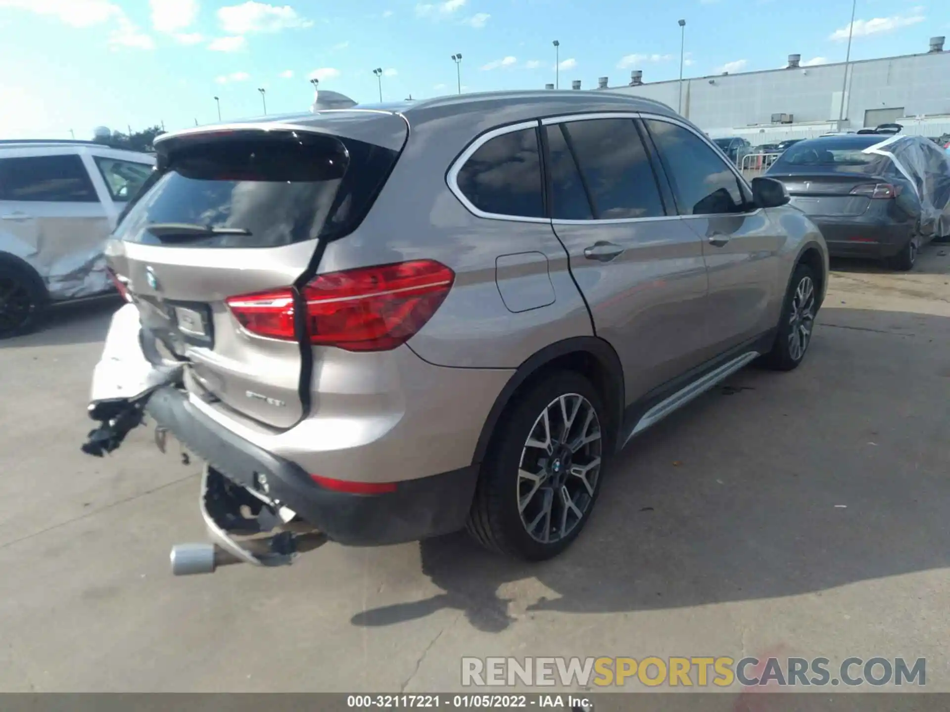 4 Фотография поврежденного автомобиля WBXJG7C04M5S35629 BMW X1 2021