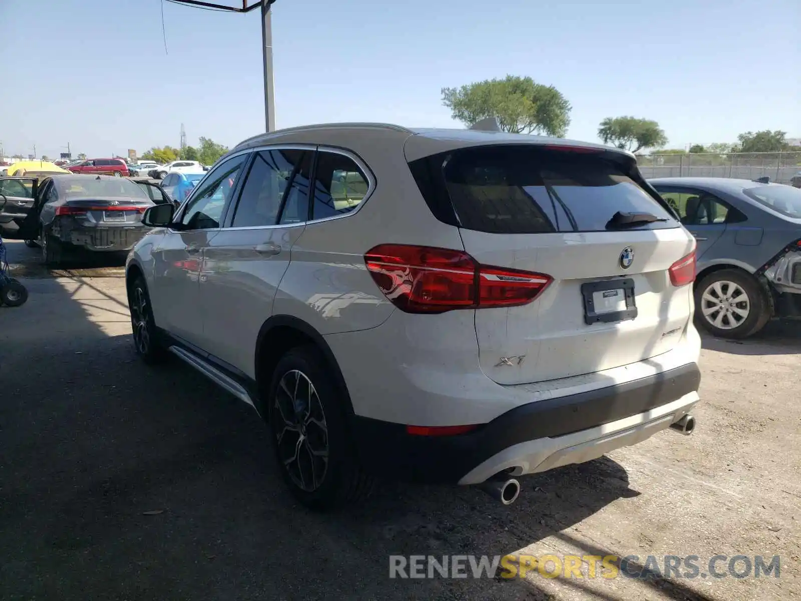 3 Photograph of a damaged car WBXJG7C04M5S99640 BMW X1 2021