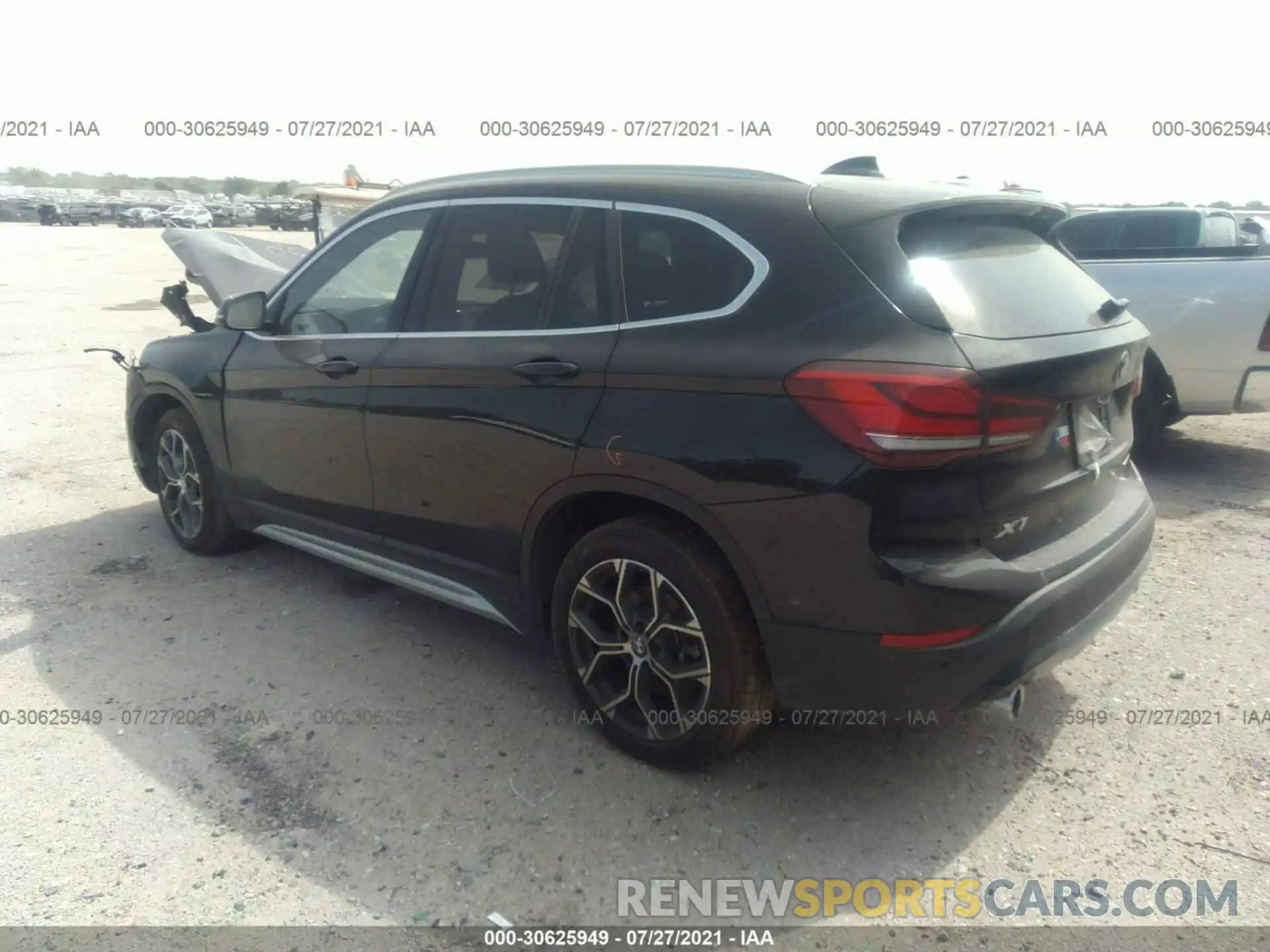 3 Фотография поврежденного автомобиля WBXJG7C04M5T08711 BMW X1 2021