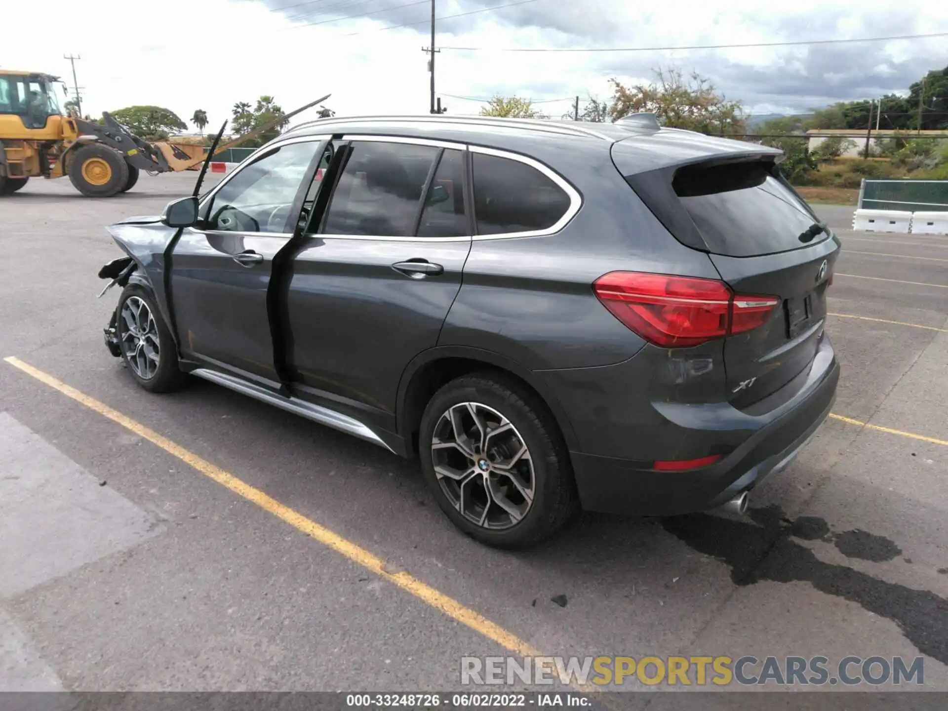 3 Photograph of a damaged car WBXJG7C04M5T73106 BMW X1 2021