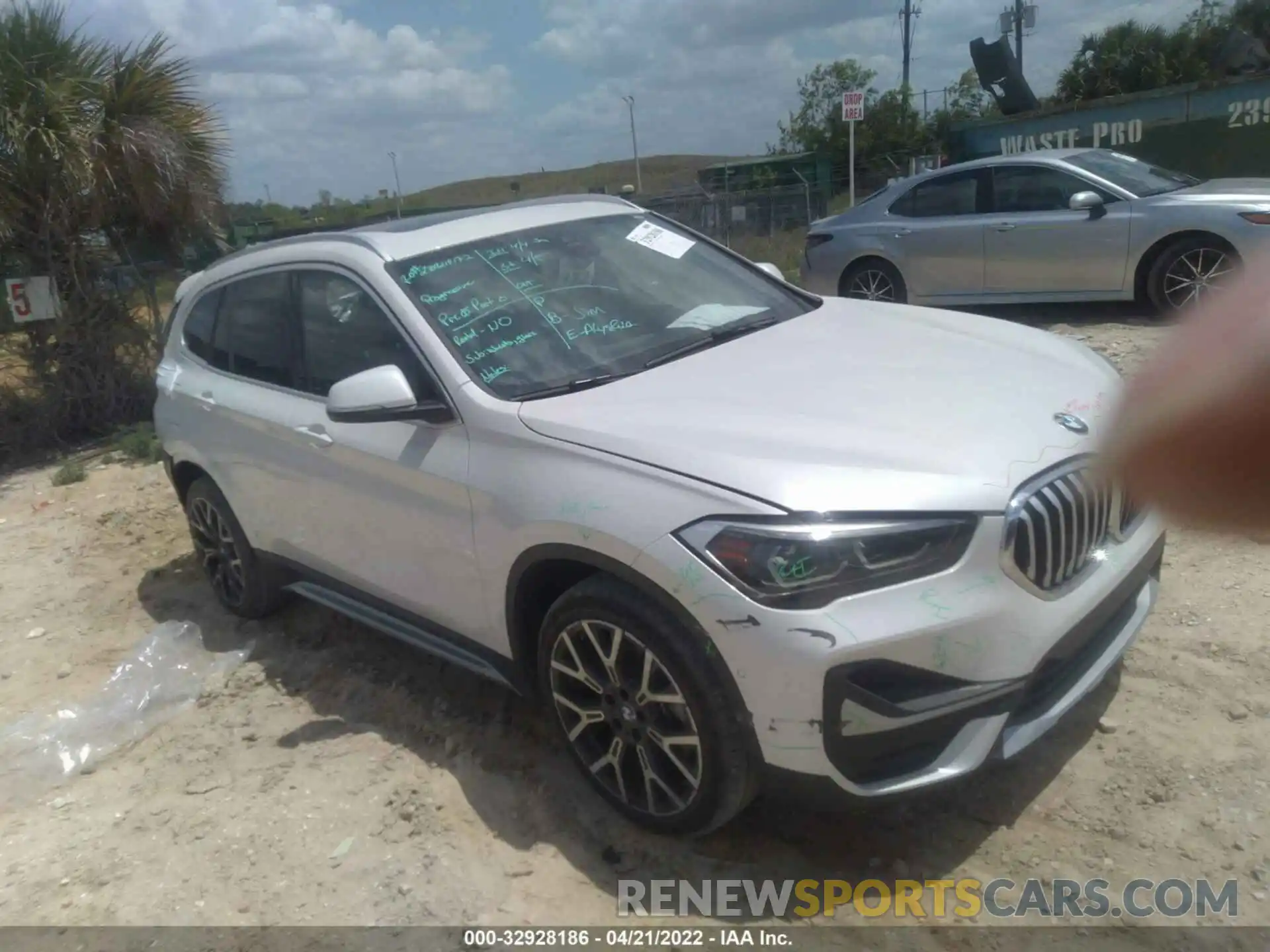 1 Photograph of a damaged car WBXJG7C05M3M72397 BMW X1 2021