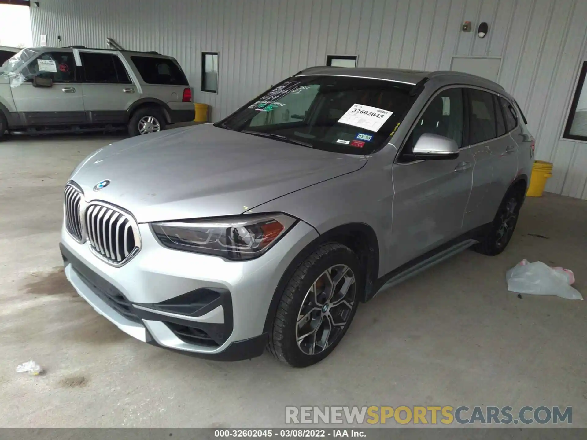 2 Фотография поврежденного автомобиля WBXJG7C05M5S53637 BMW X1 2021