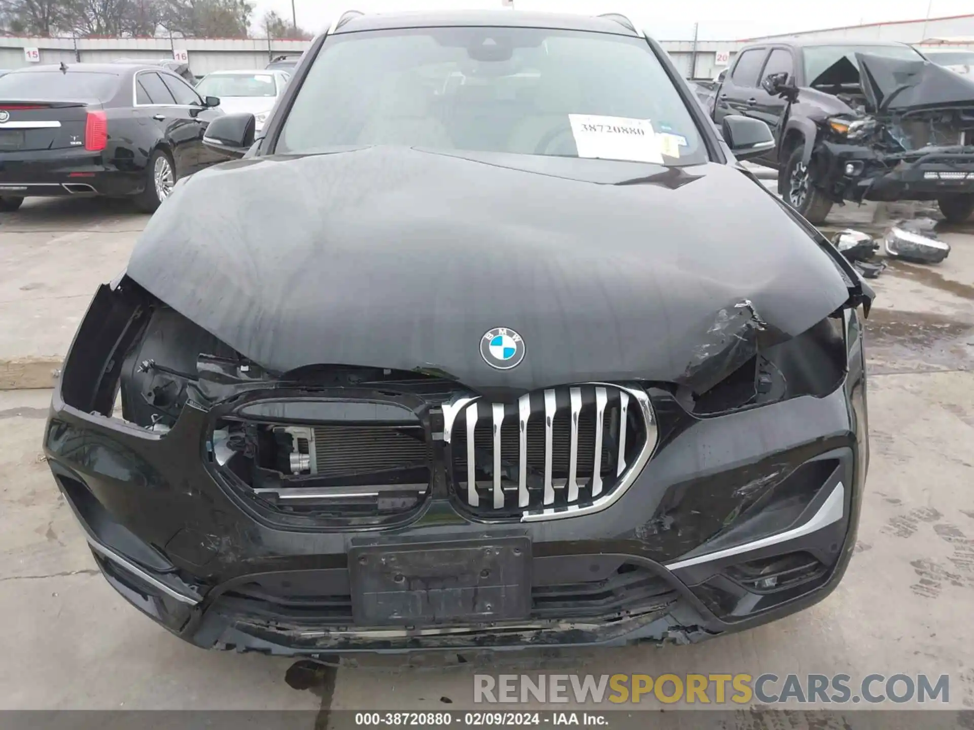 6 Photograph of a damaged car WBXJG7C05M5T77083 BMW X1 2021