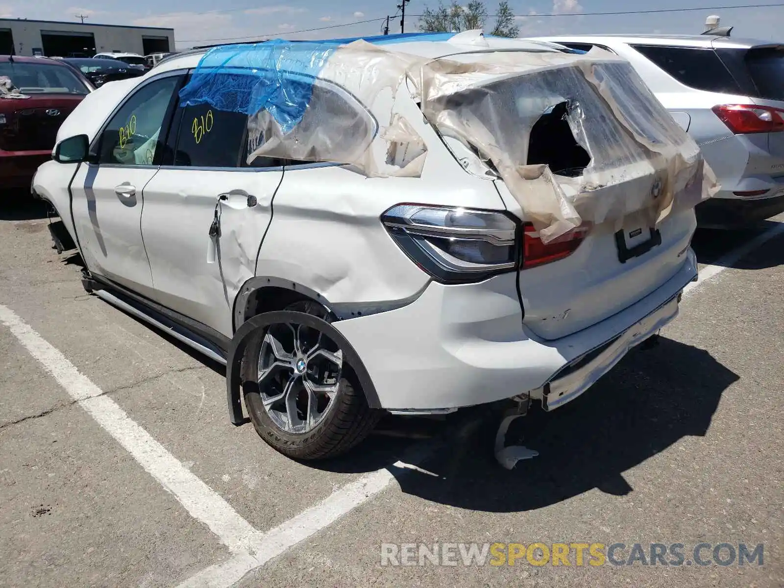 3 Photograph of a damaged car WBXJG7C06M5S01546 BMW X1 2021