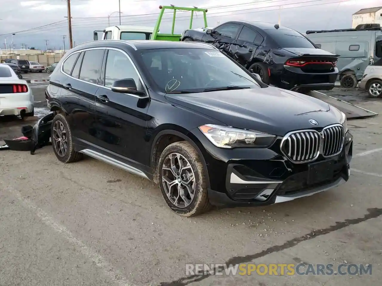 1 Фотография поврежденного автомобиля WBXJG7C06M5S28147 BMW X1 2021