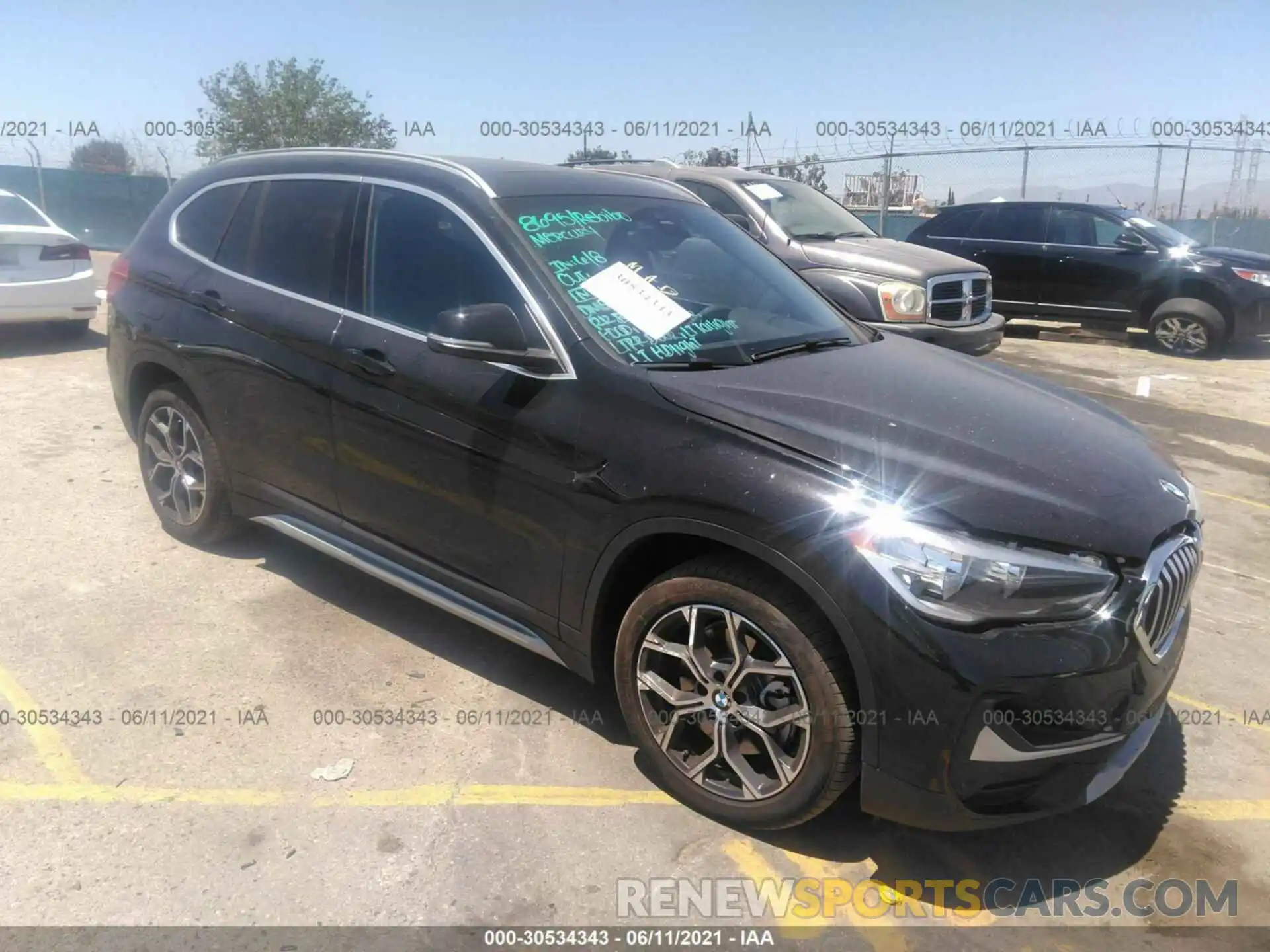 1 Фотография поврежденного автомобиля WBXJG7C06M5S35129 BMW X1 2021