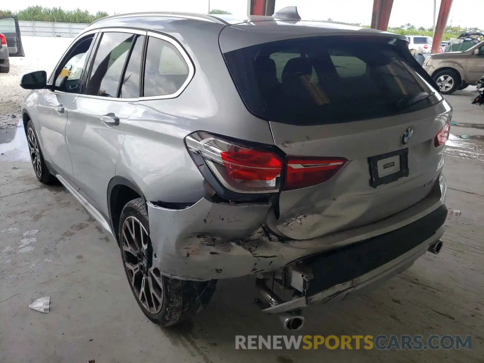 3 Photograph of a damaged car WBXJG7C07M5T56851 BMW X1 2021