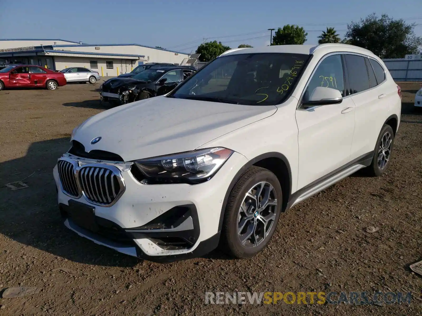 2 Фотография поврежденного автомобиля WBXJG7C08M5S16923 BMW X1 2021