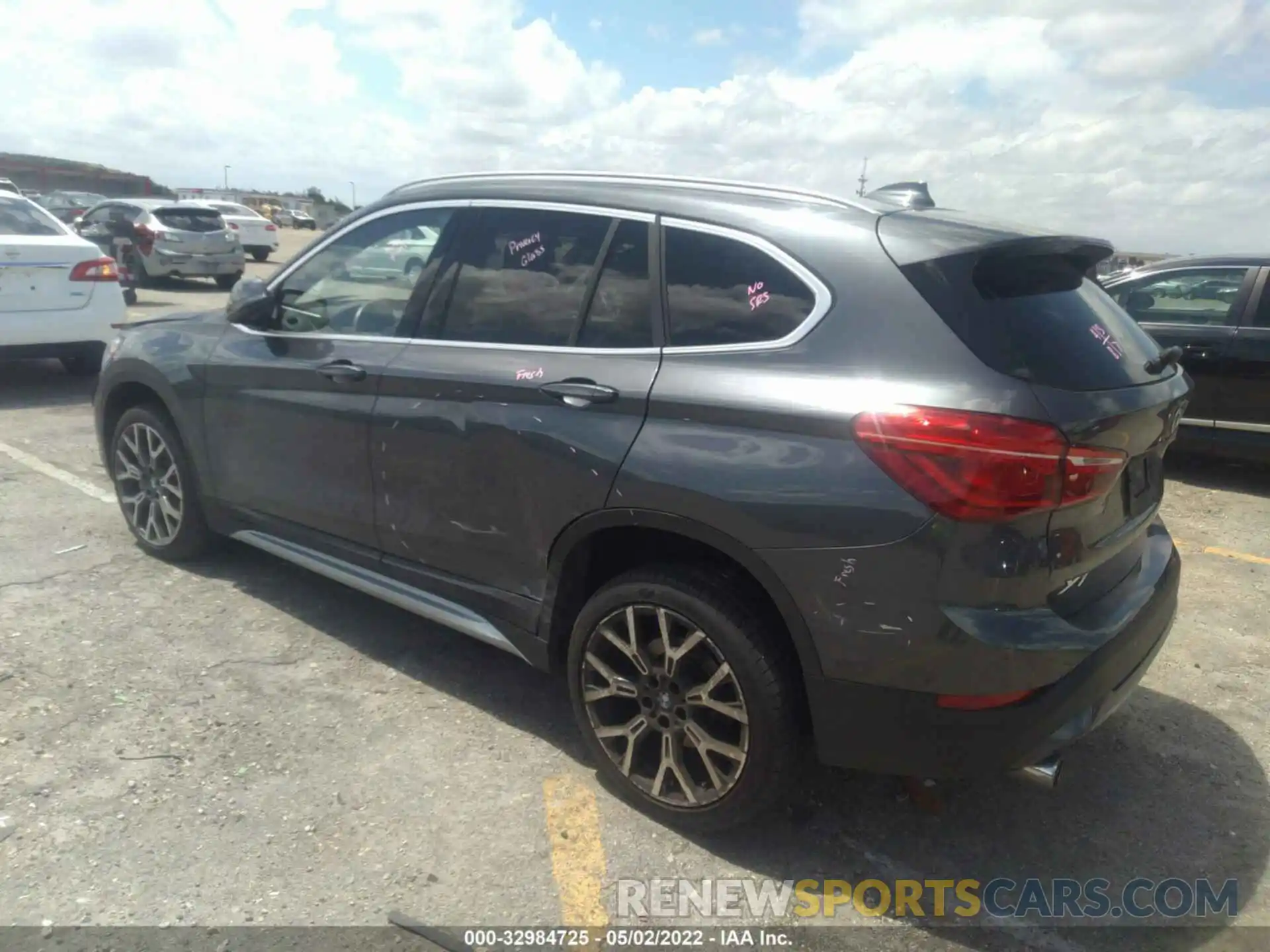 3 Фотография поврежденного автомобиля WBXJG7C08M5S17036 BMW X1 2021