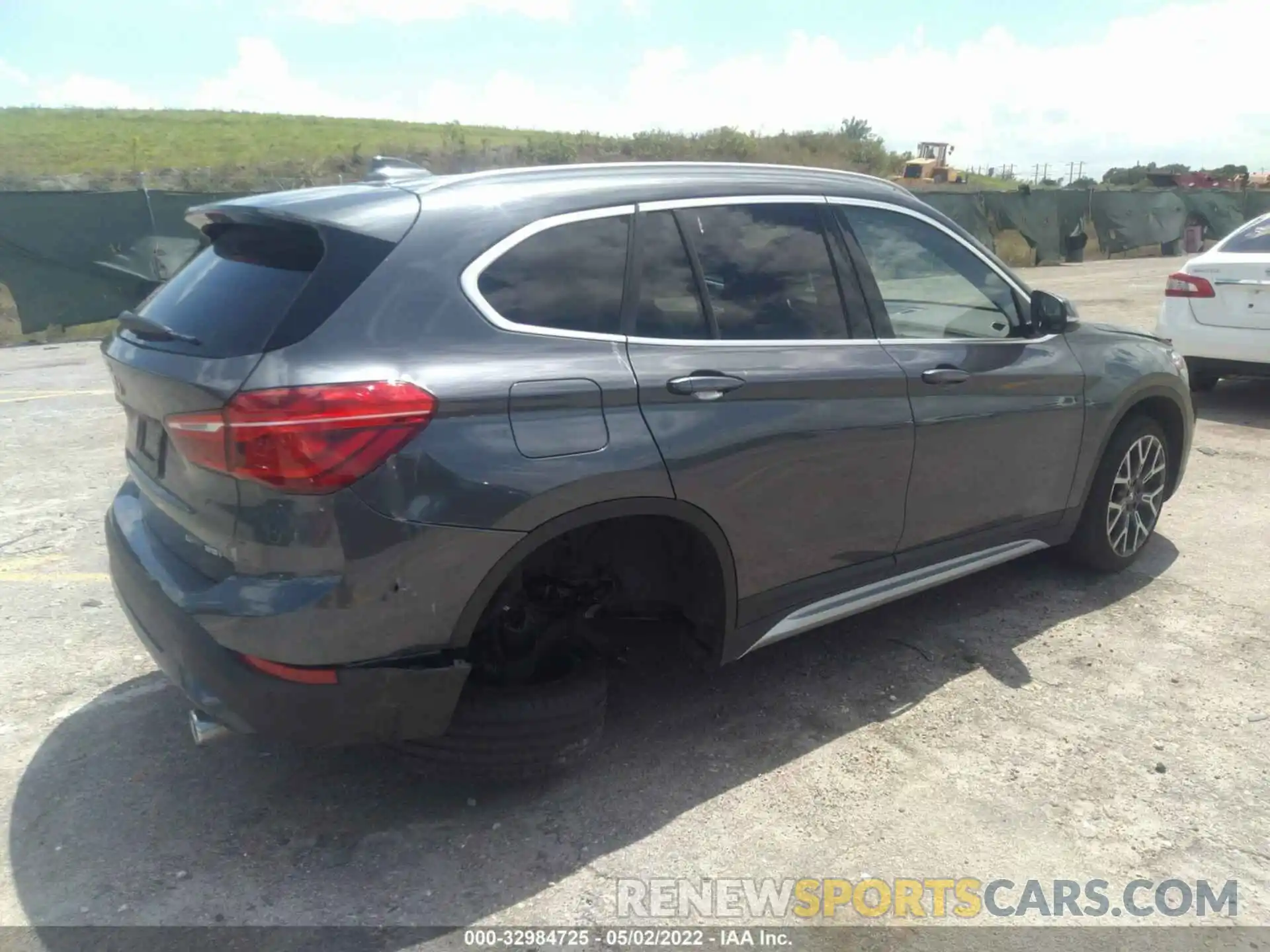 4 Фотография поврежденного автомобиля WBXJG7C08M5S17036 BMW X1 2021