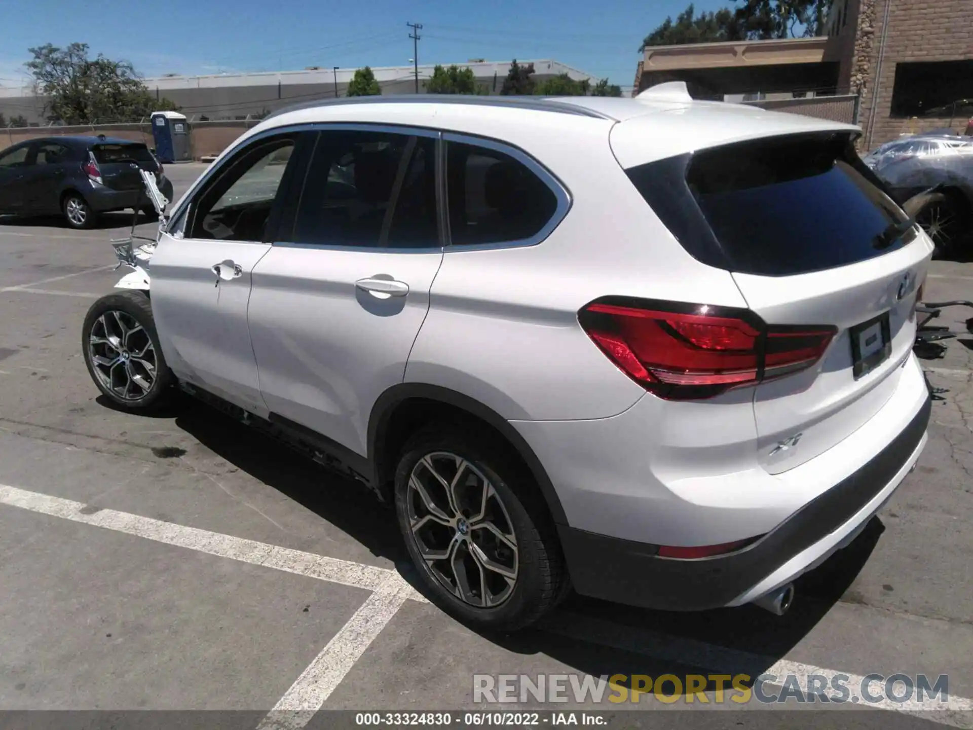 3 Photograph of a damaged car WBXJG7C08M5S75941 BMW X1 2021