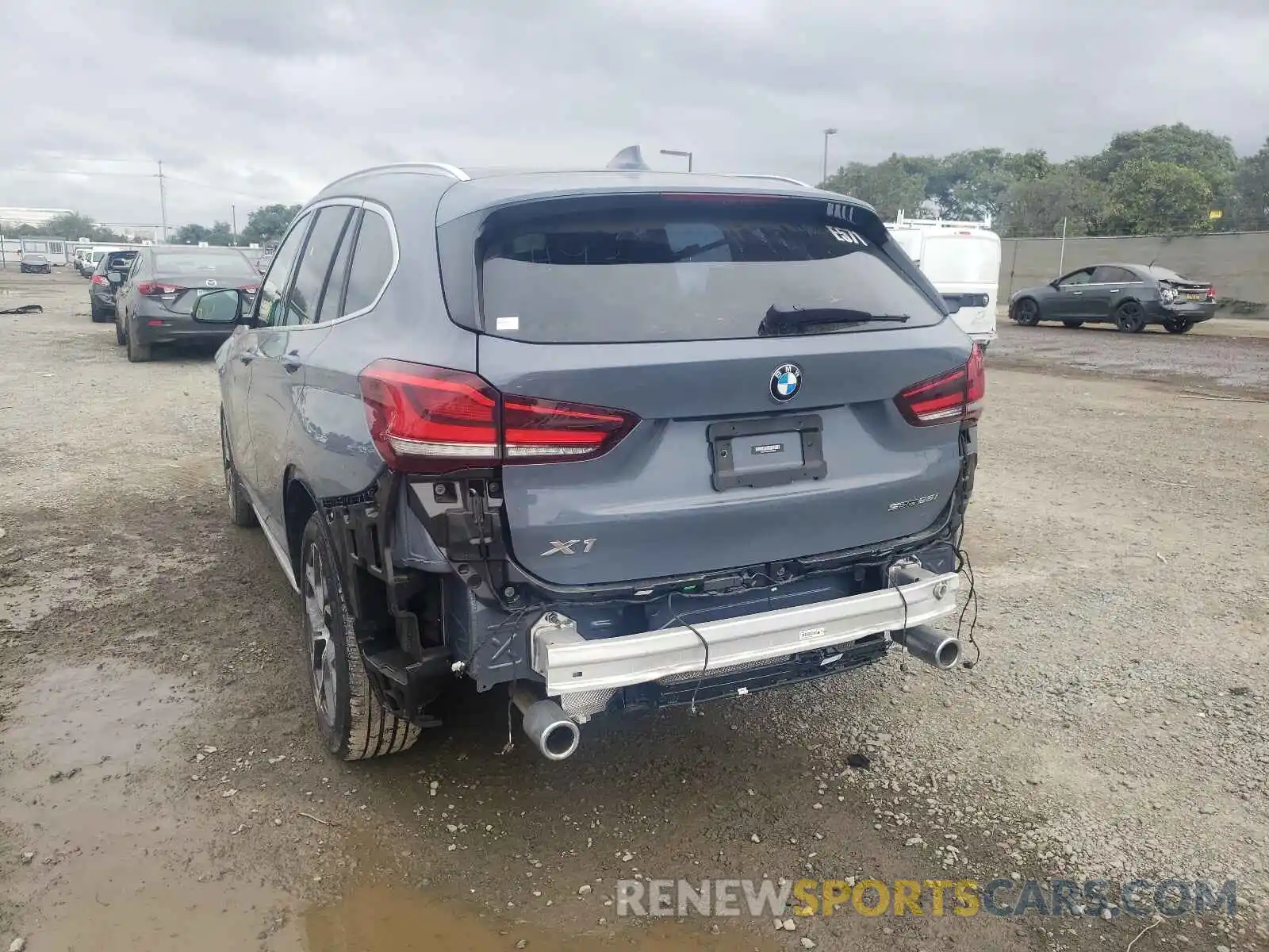 3 Photograph of a damaged car WBXJG7C09M3M68367 BMW X1 2021