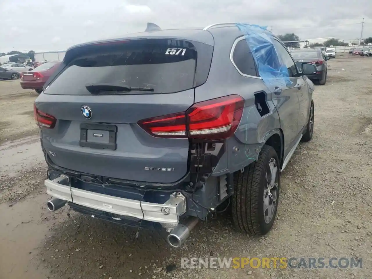 4 Photograph of a damaged car WBXJG7C09M3M68367 BMW X1 2021