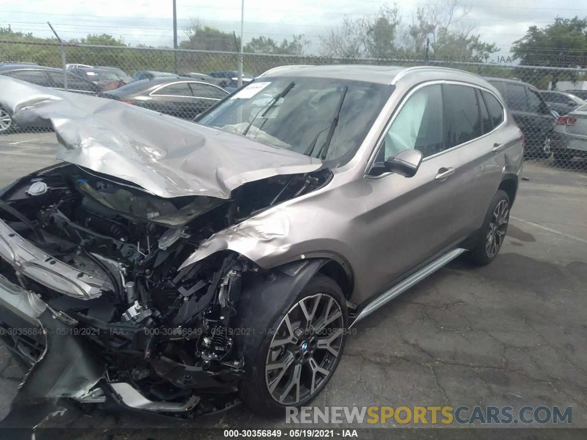 2 Фотография поврежденного автомобиля WBXJG7C09M3M70961 BMW X1 2021
